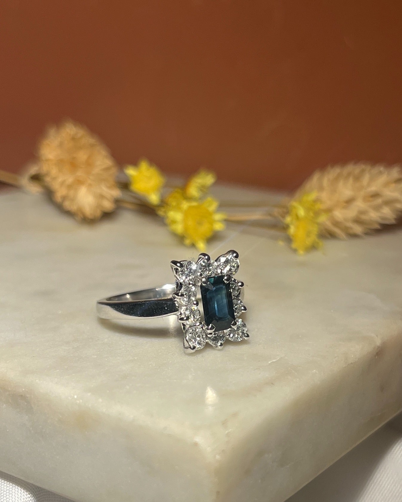 "Imaé" Sapphire & Diamond Daisy Ring
