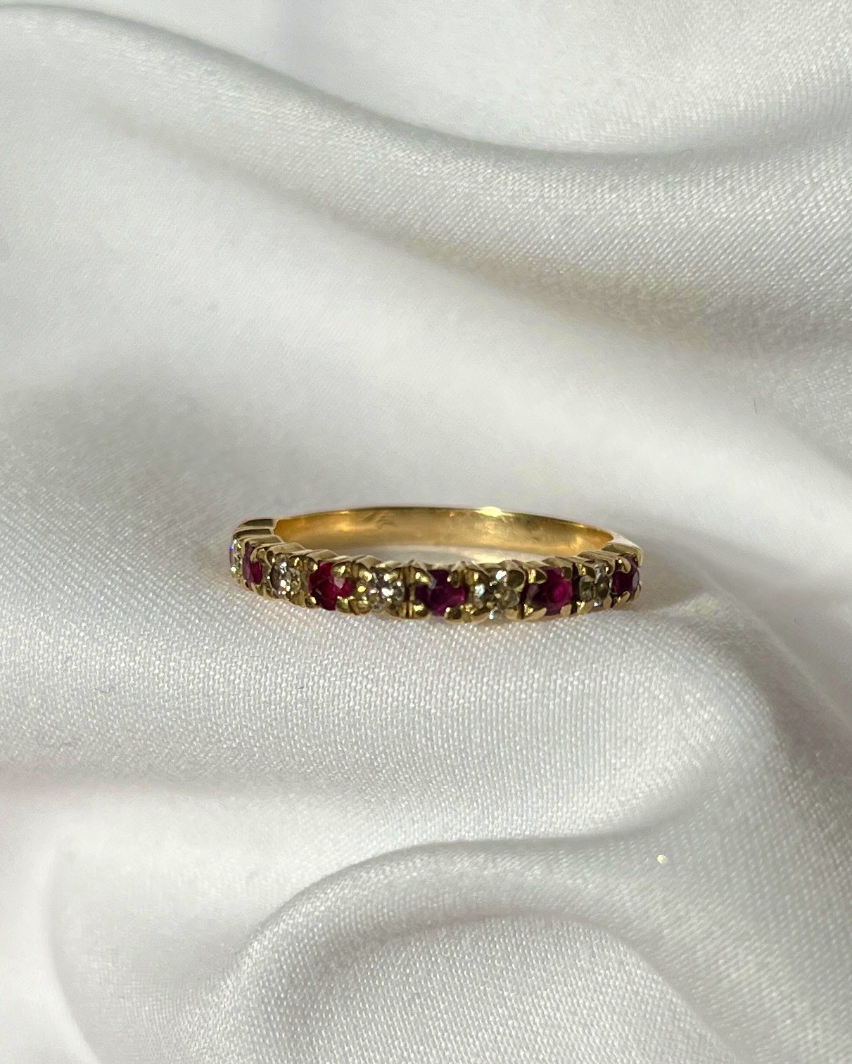 Demi alliance Rubis & diamants "Ilizia"