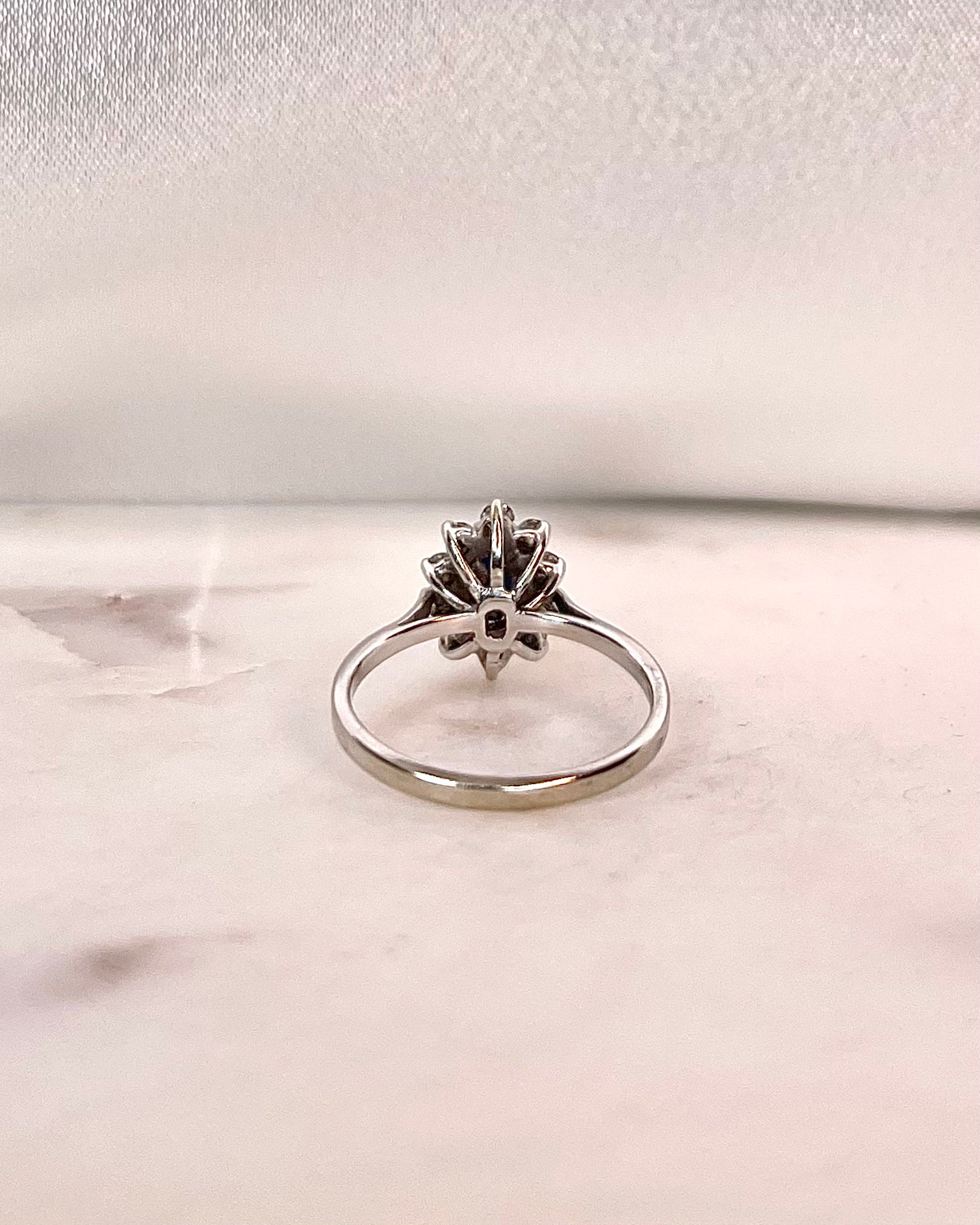 "Garance" Sapphire & Diamond Daisy Ring