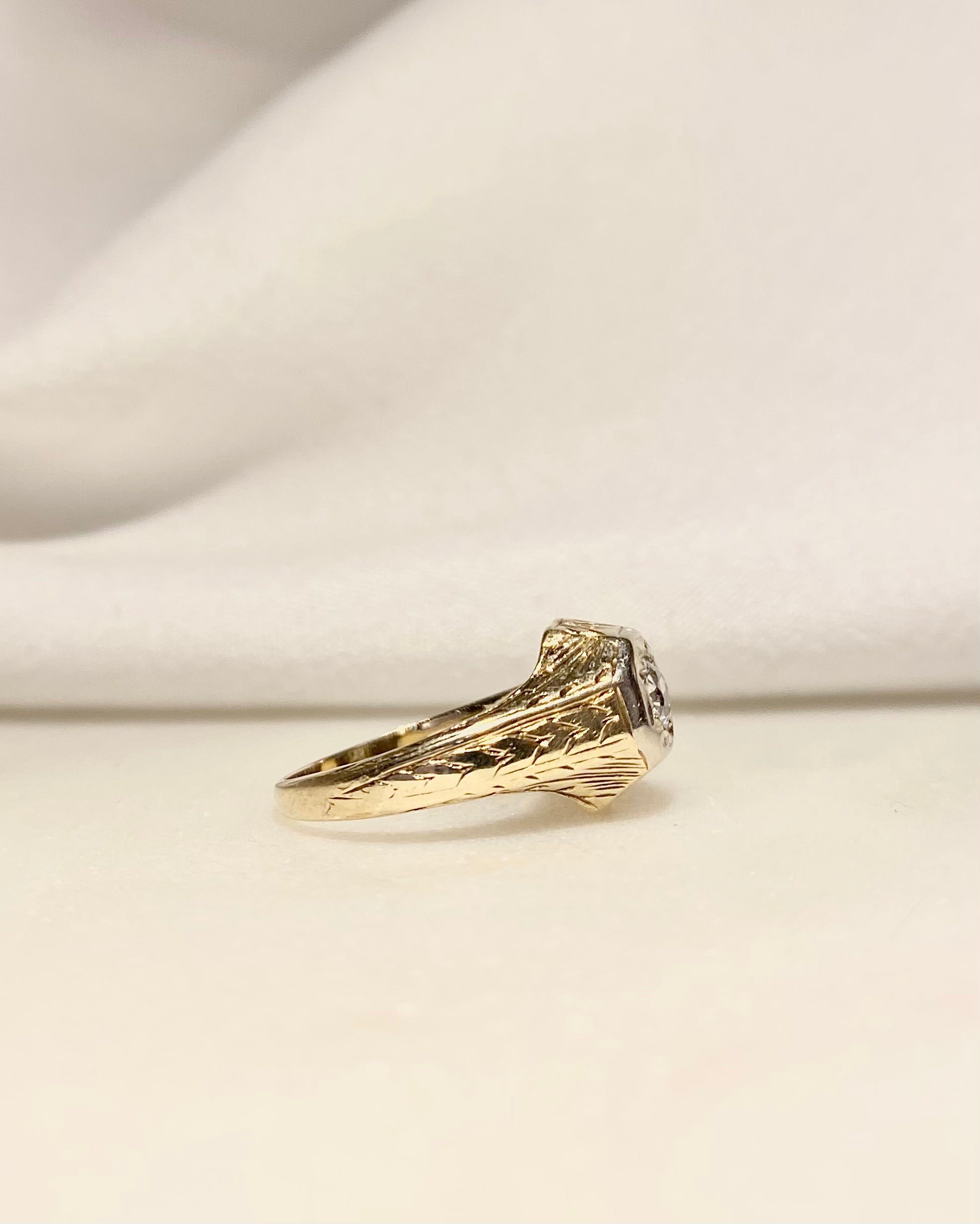 Bague Chevalière Diamant 0.15 carat "Carmen"