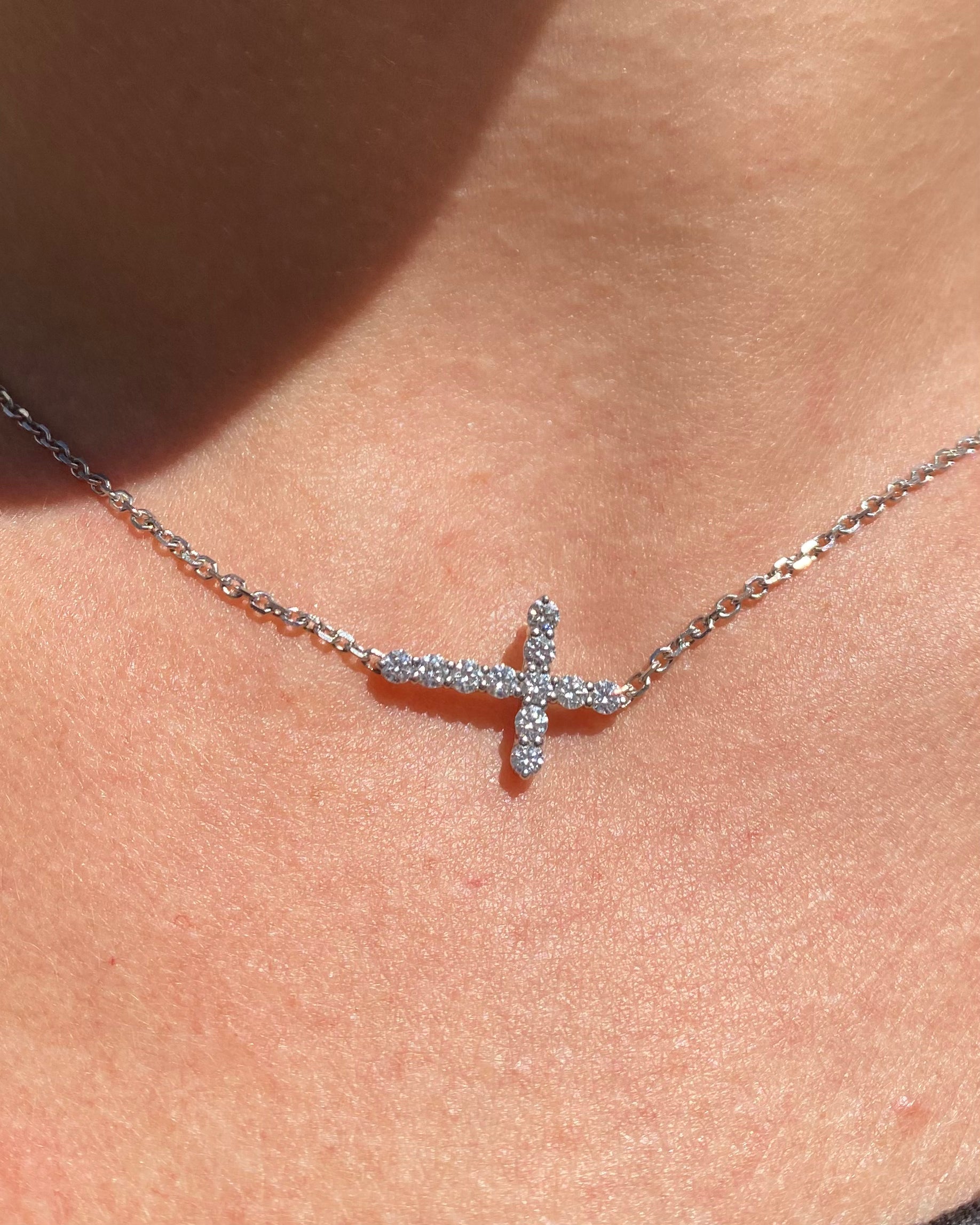 Collier Croix Tiffany & Co Diamants 0.45 carat "Charline"