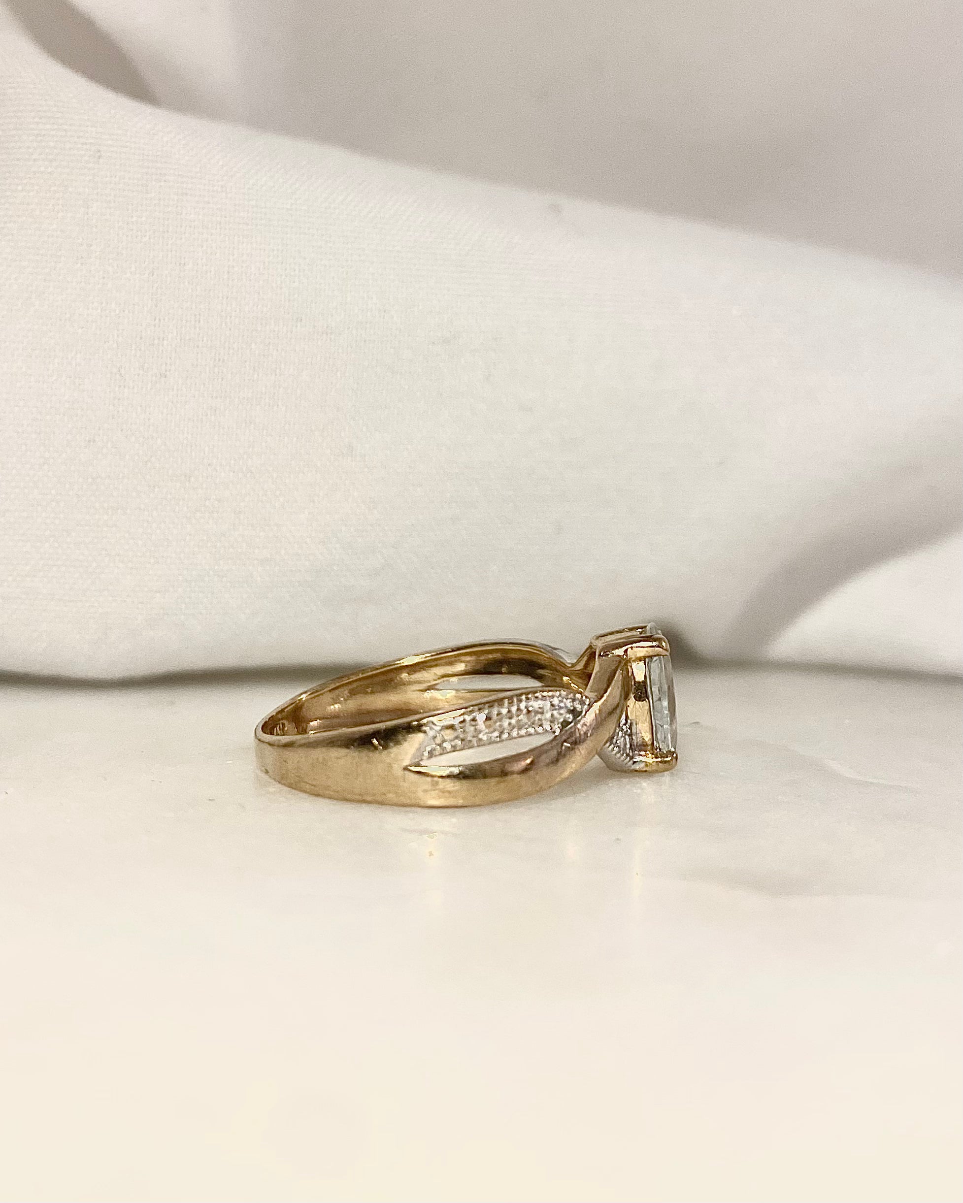 Anillo Tourbillon Aguamarina 0.60 quilates "Rosalia"