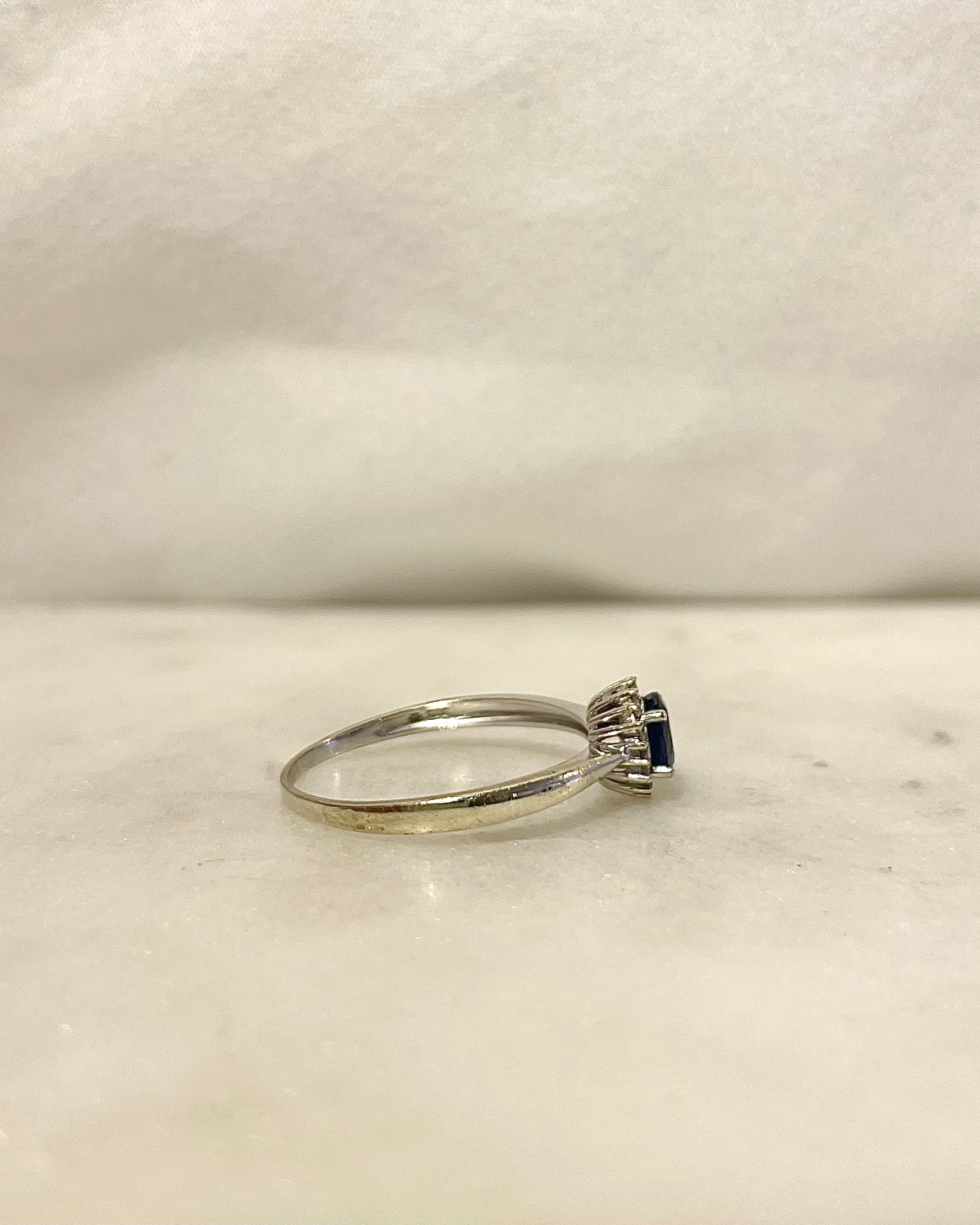 Bague Marguerite Saphir 0.50 carat & Diamants "Solange"