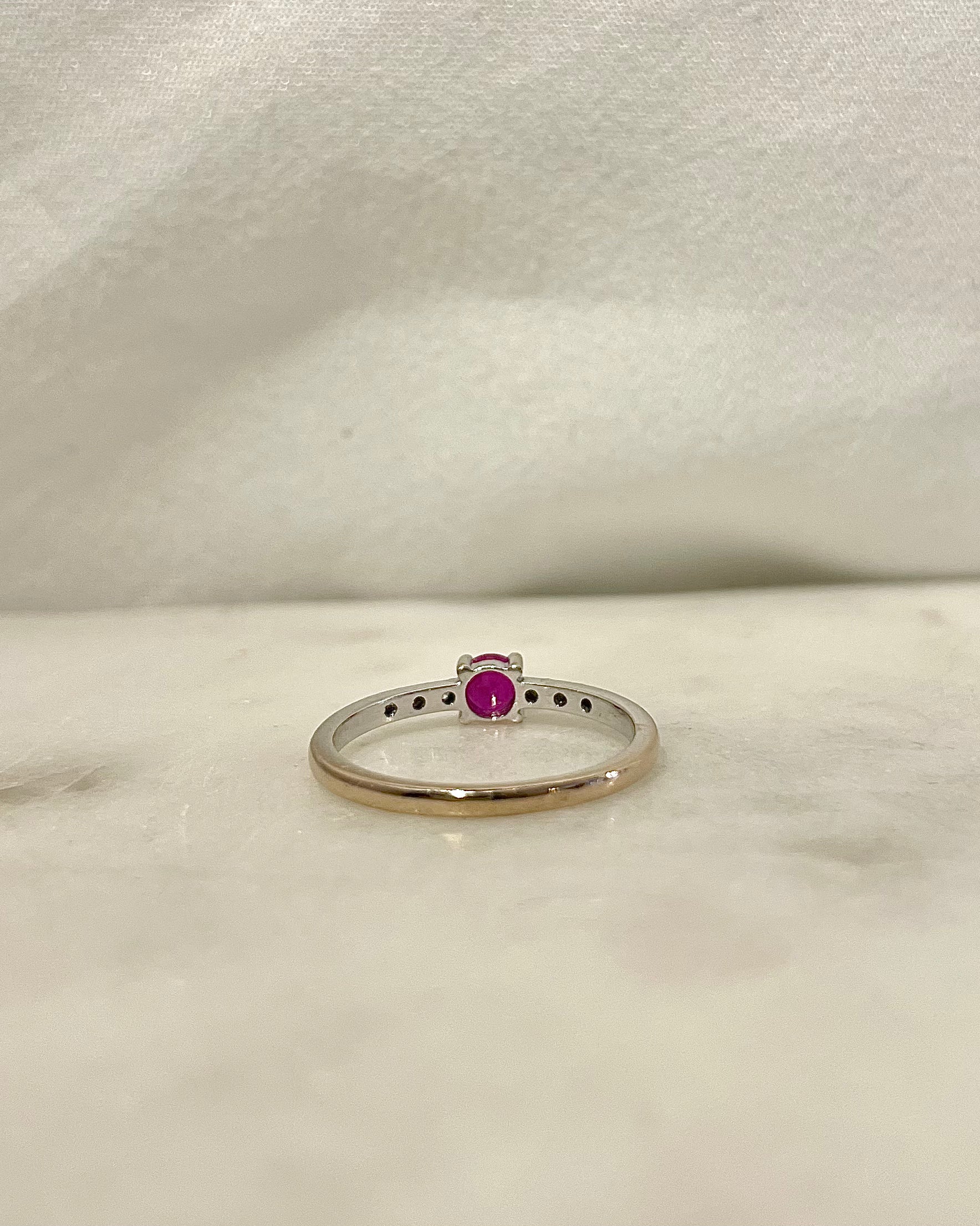Bague Solitaire Rubis 0.25 carat & Diamants Mauboussin