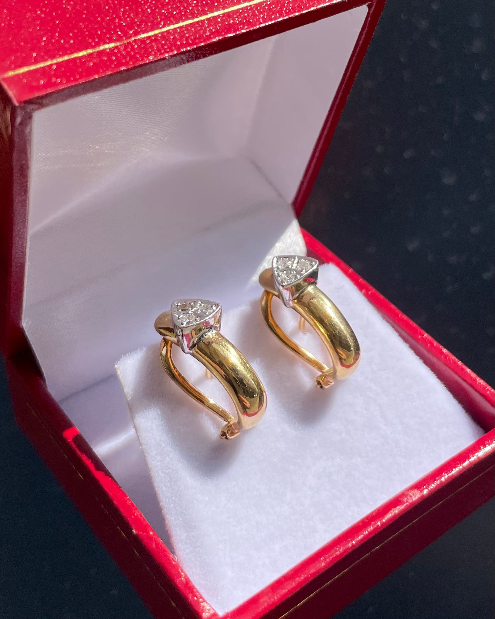 Pendientes "Terese" de oro de 6,68 g y 6 diamantes