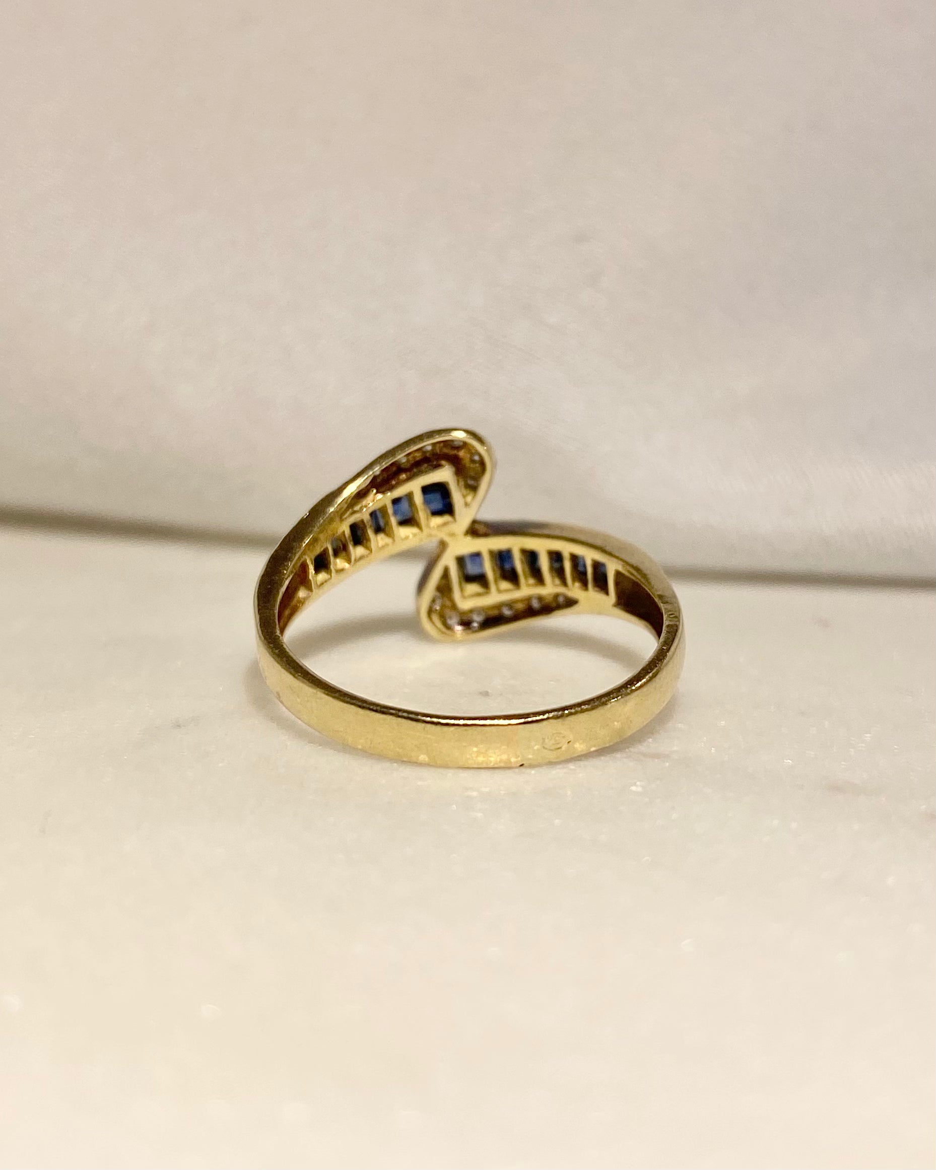 Anillo vintage zafiro y diamantes “Dyana”