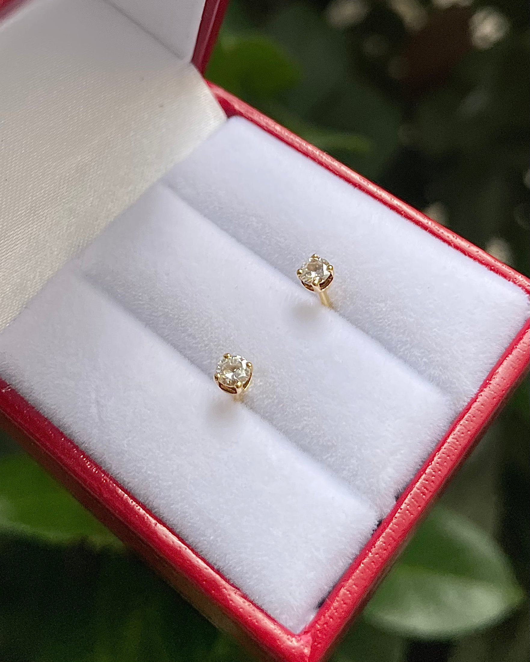 Puces Diamants 0.32 carat "Cyrina"