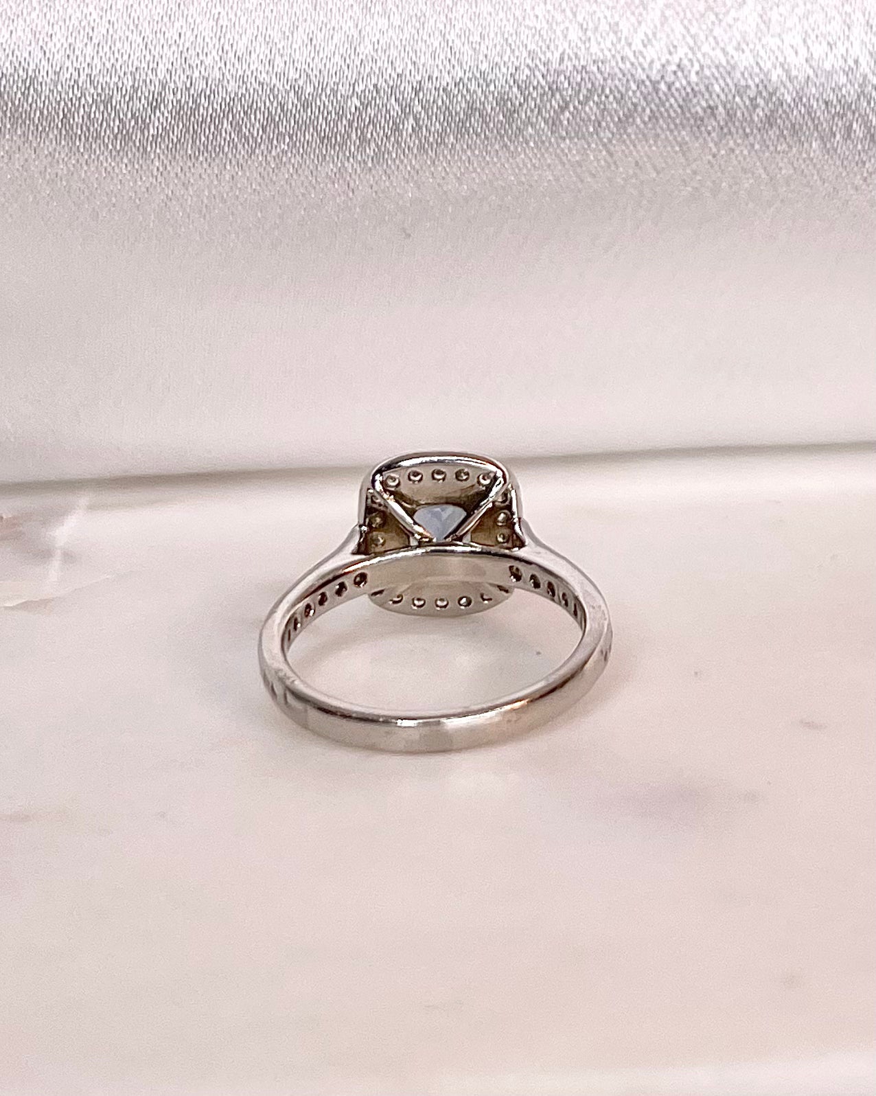 Bague Style Art-Déco Saphir 1.30 carat & Diamants "Artémis"