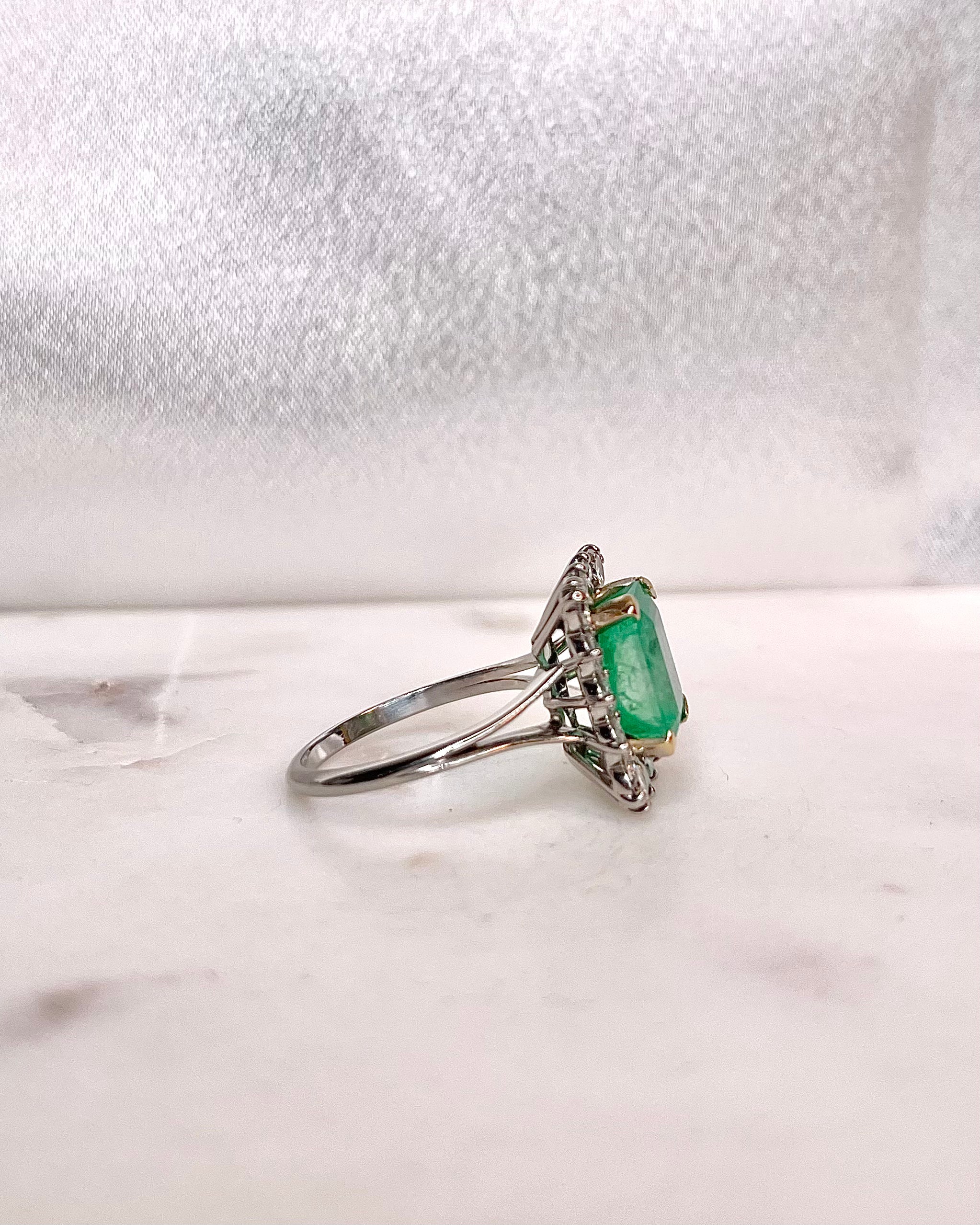 Bague Marguerite Emeraude 3.10 carats & Diamants "Elisa"