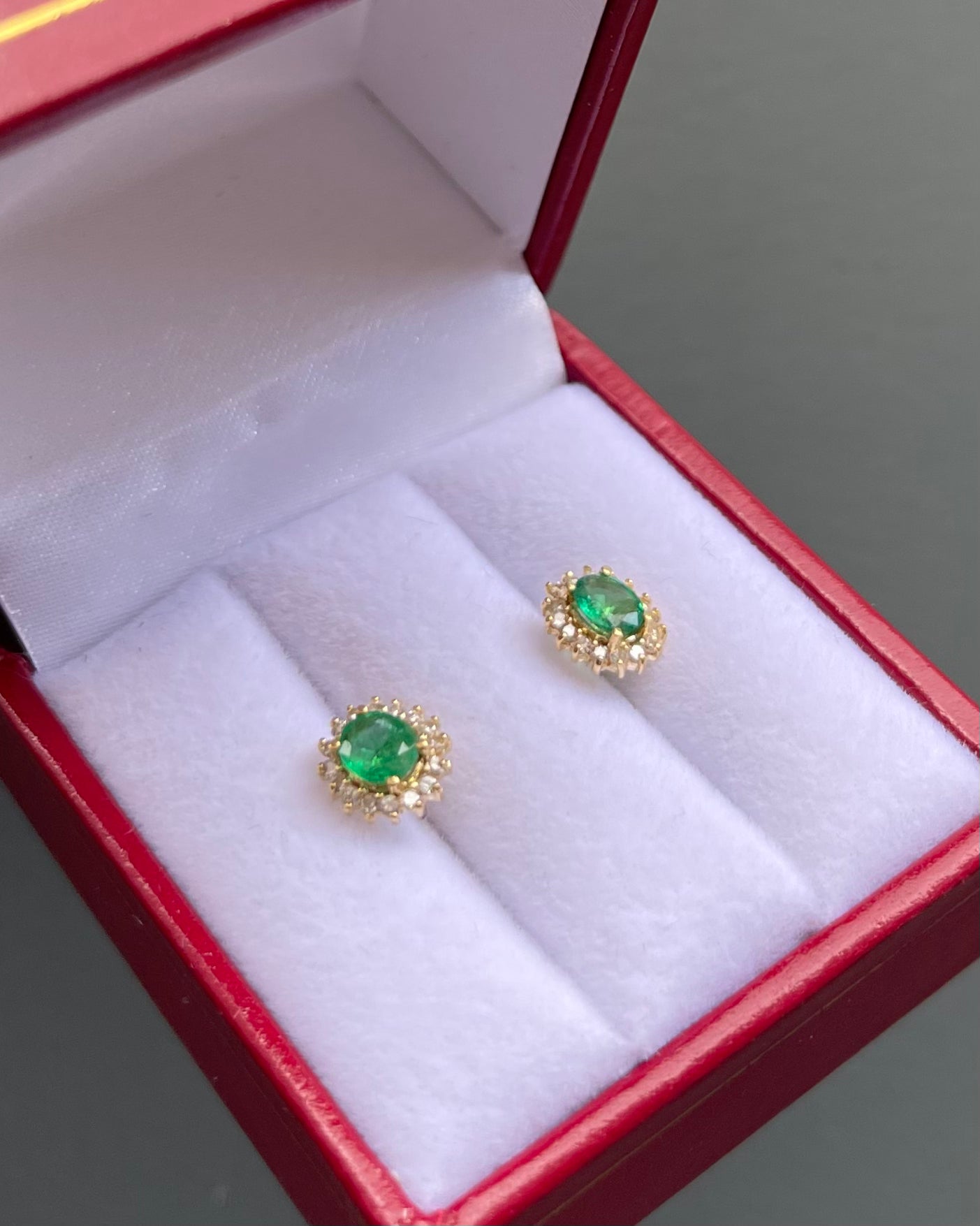 Boucles Marguerite Emeraudes 0.60 carat & Diamants "Elie"