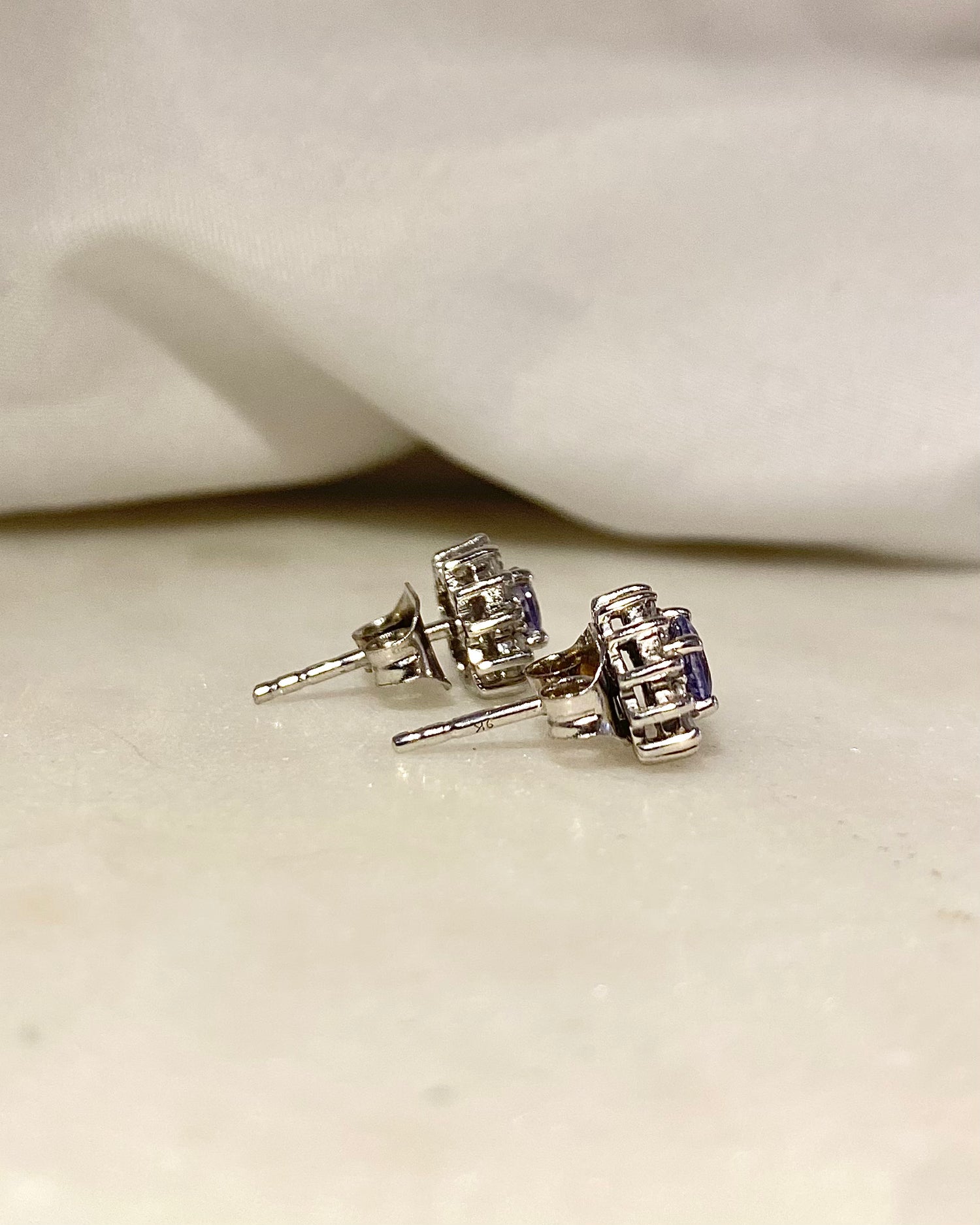 Boucles Marguerite Tanzanites & Diamants "Maera"