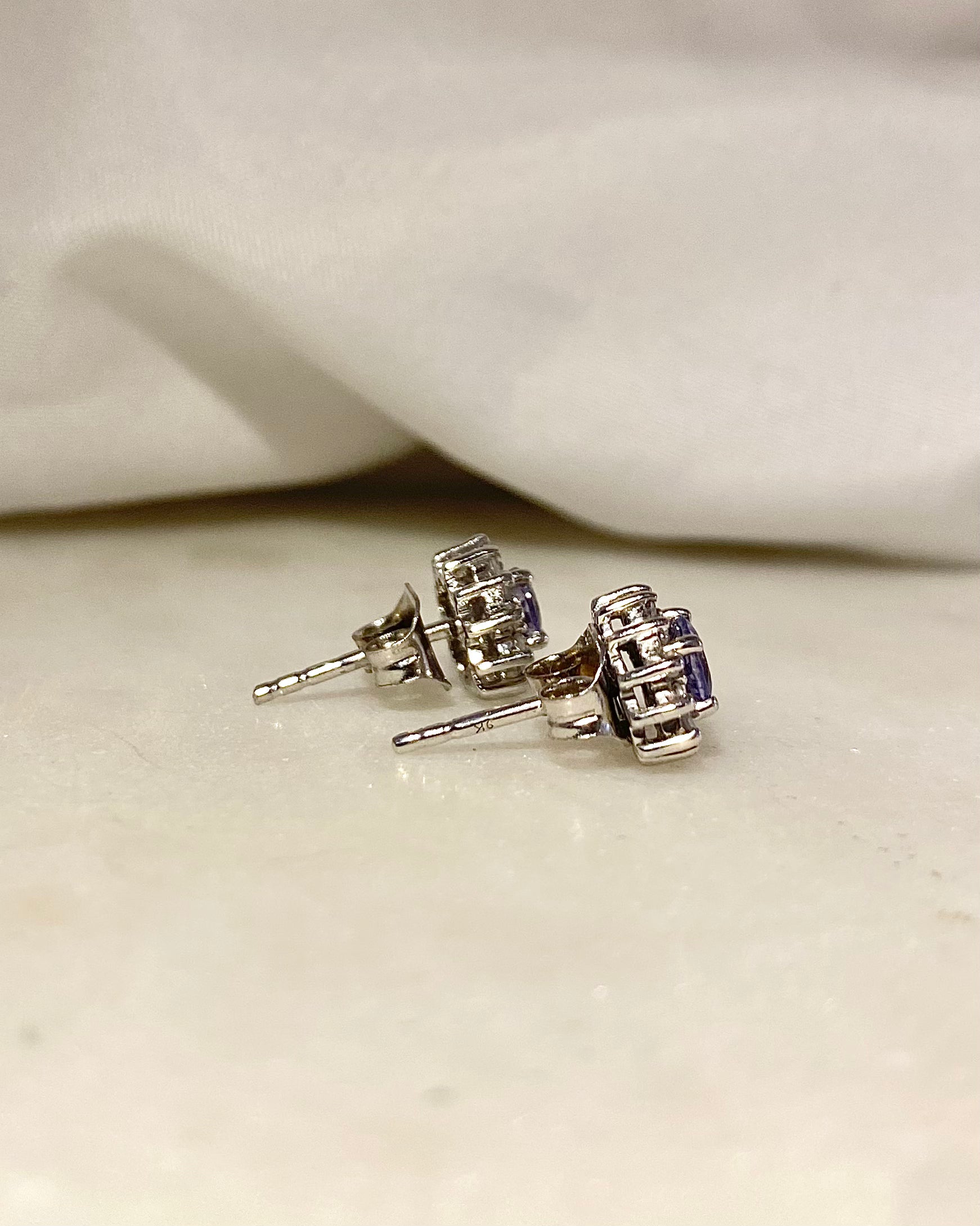 Boucles Marguerite Tanzanites & Diamants "Maera"
