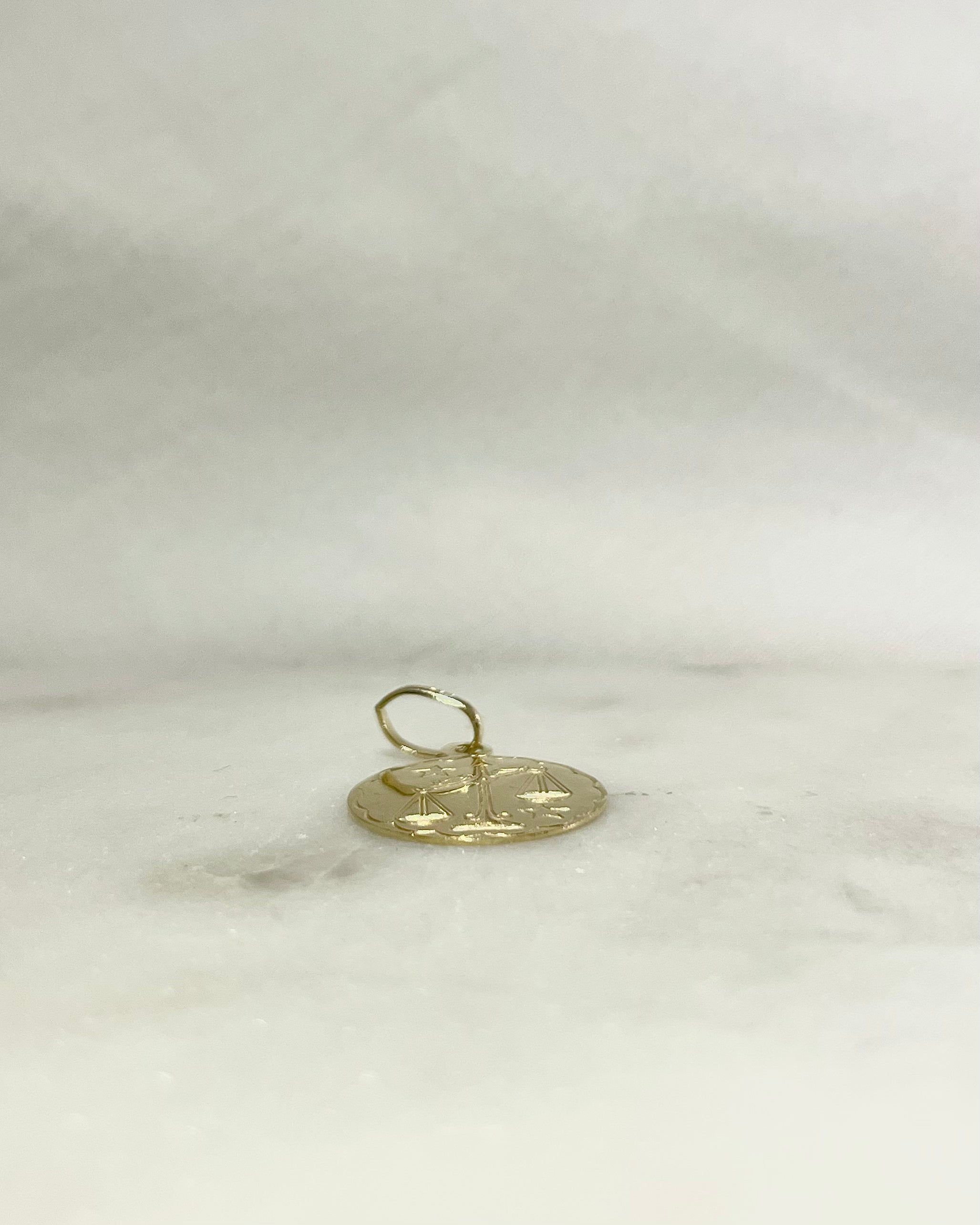 Pendentif Balance Or Jaune 18 carats "Isméra"