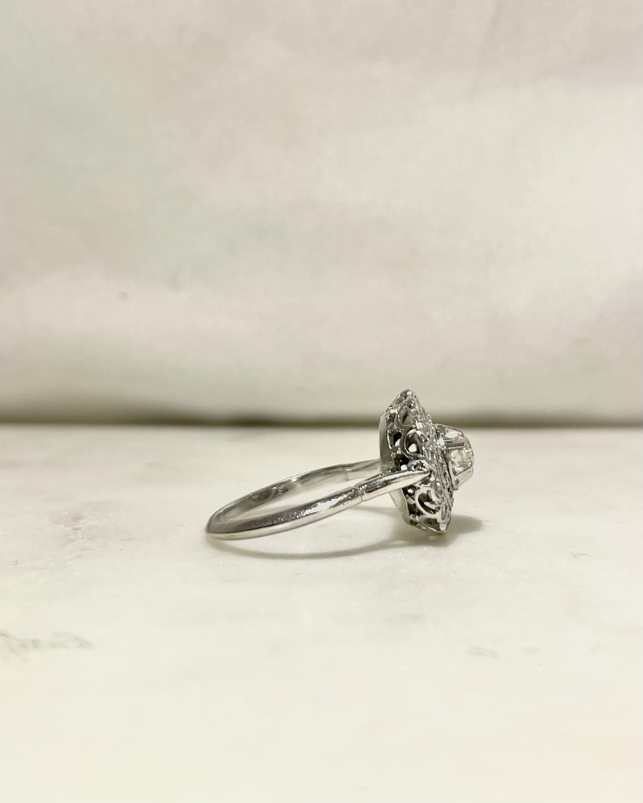 Bague Art-déco 27 Diamants "Naélla"