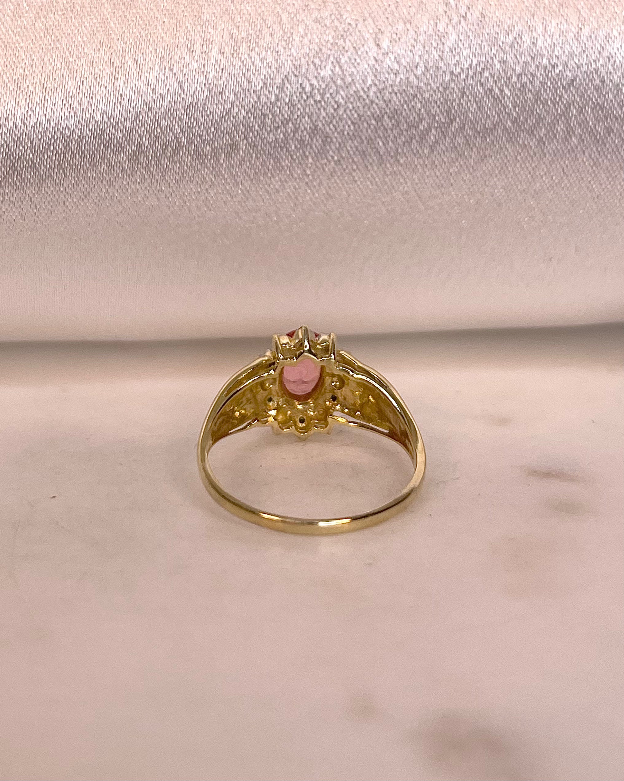 Anillo Margarita Zafiro Naranja 1.15 quilates y Diamantes "Pavina"