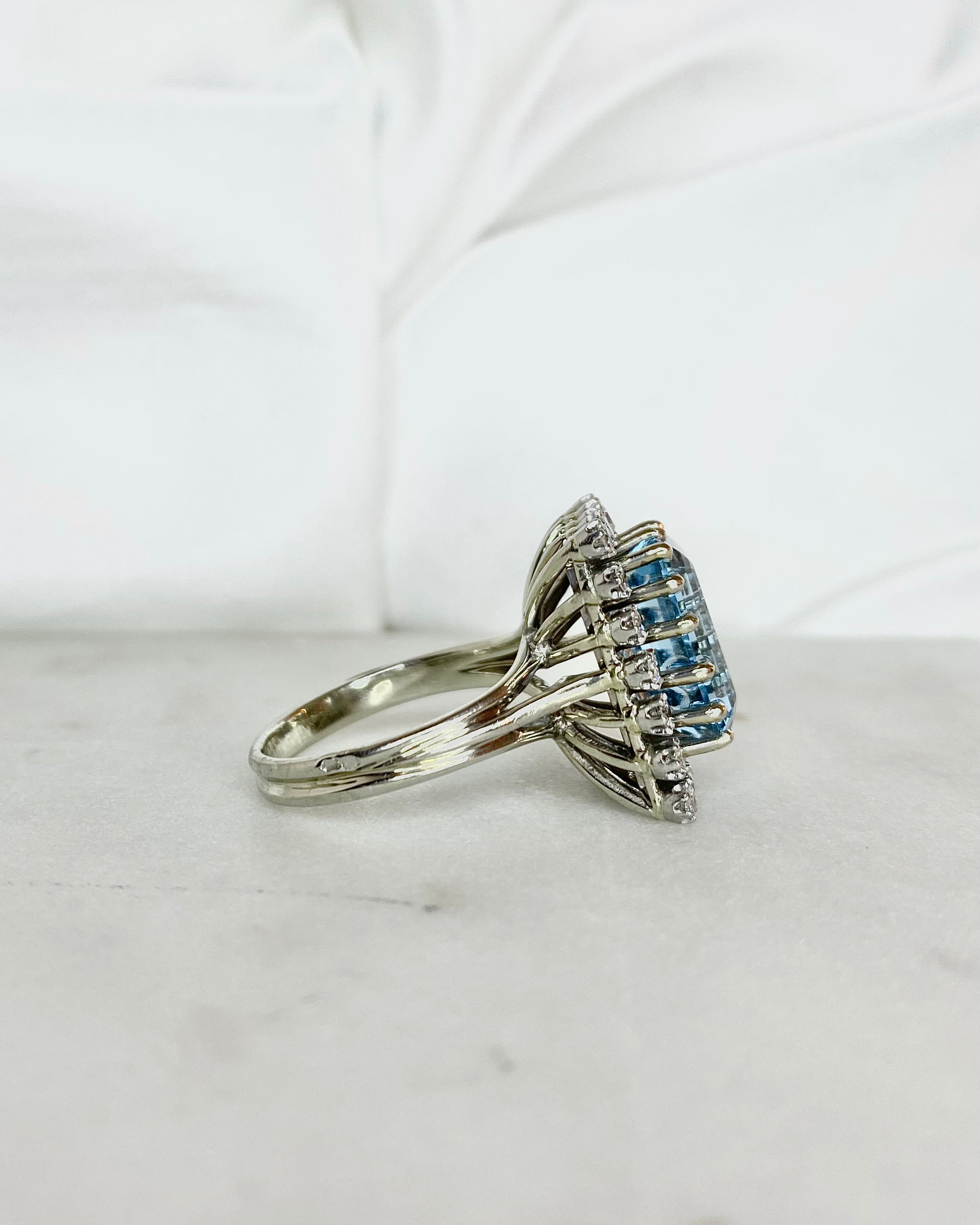 Bague Marguerite Aigue-Marine 6.80 carats & Diamants "Adama"