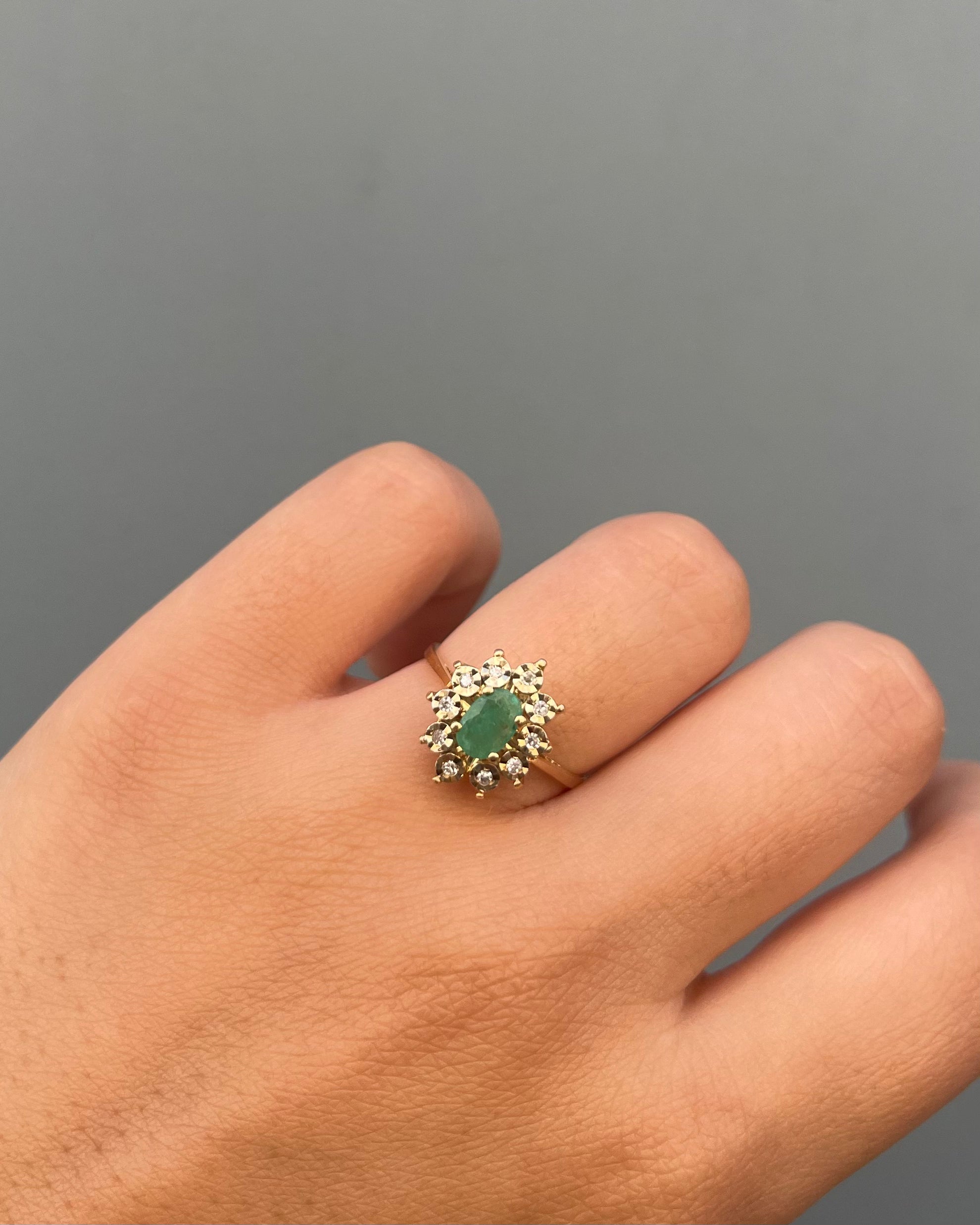 Bague Marguerite Émeraude 0.35 carat & Diamants "Lorea"