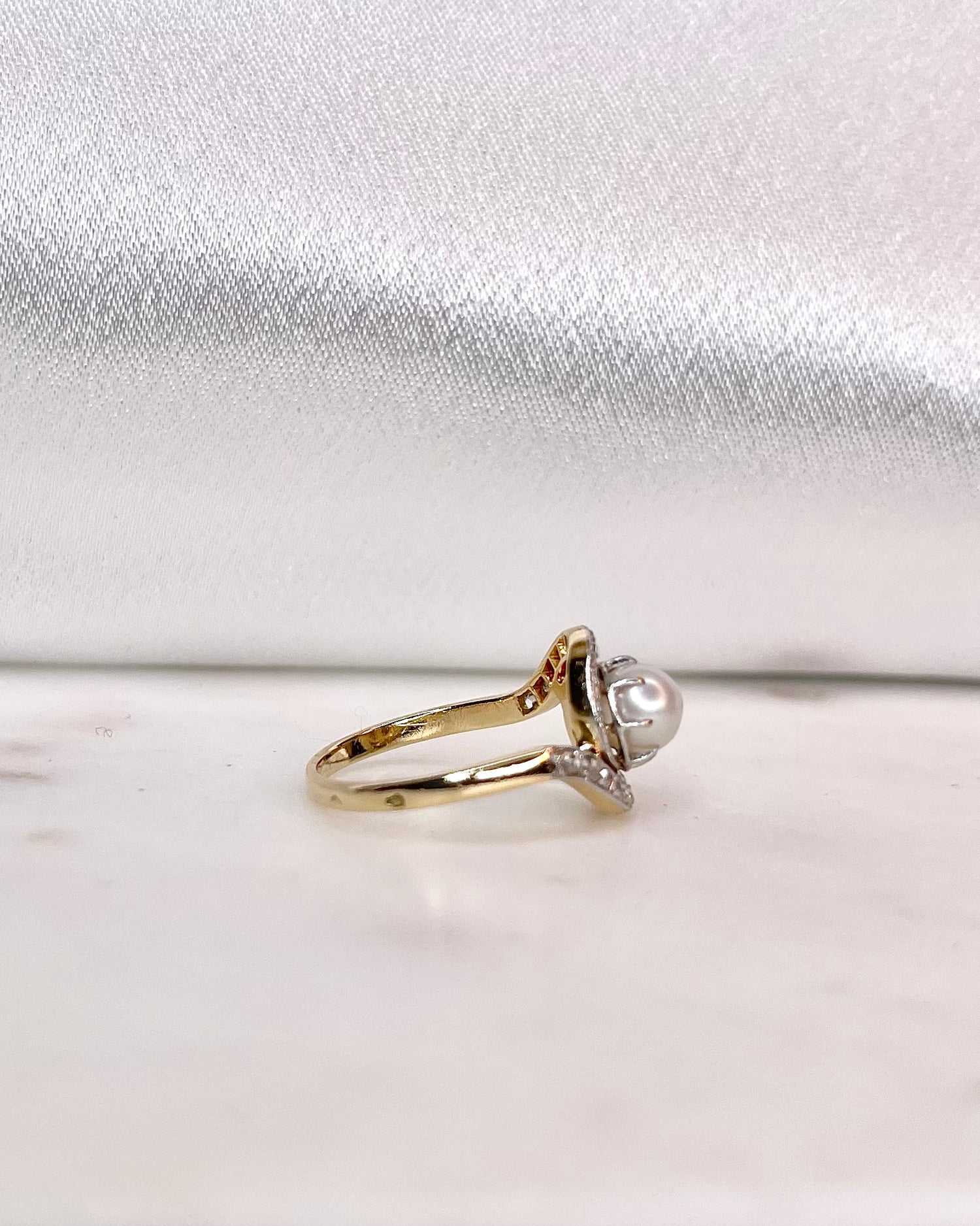 Bague Tourbillon Perle et Diamants "Nayeli&