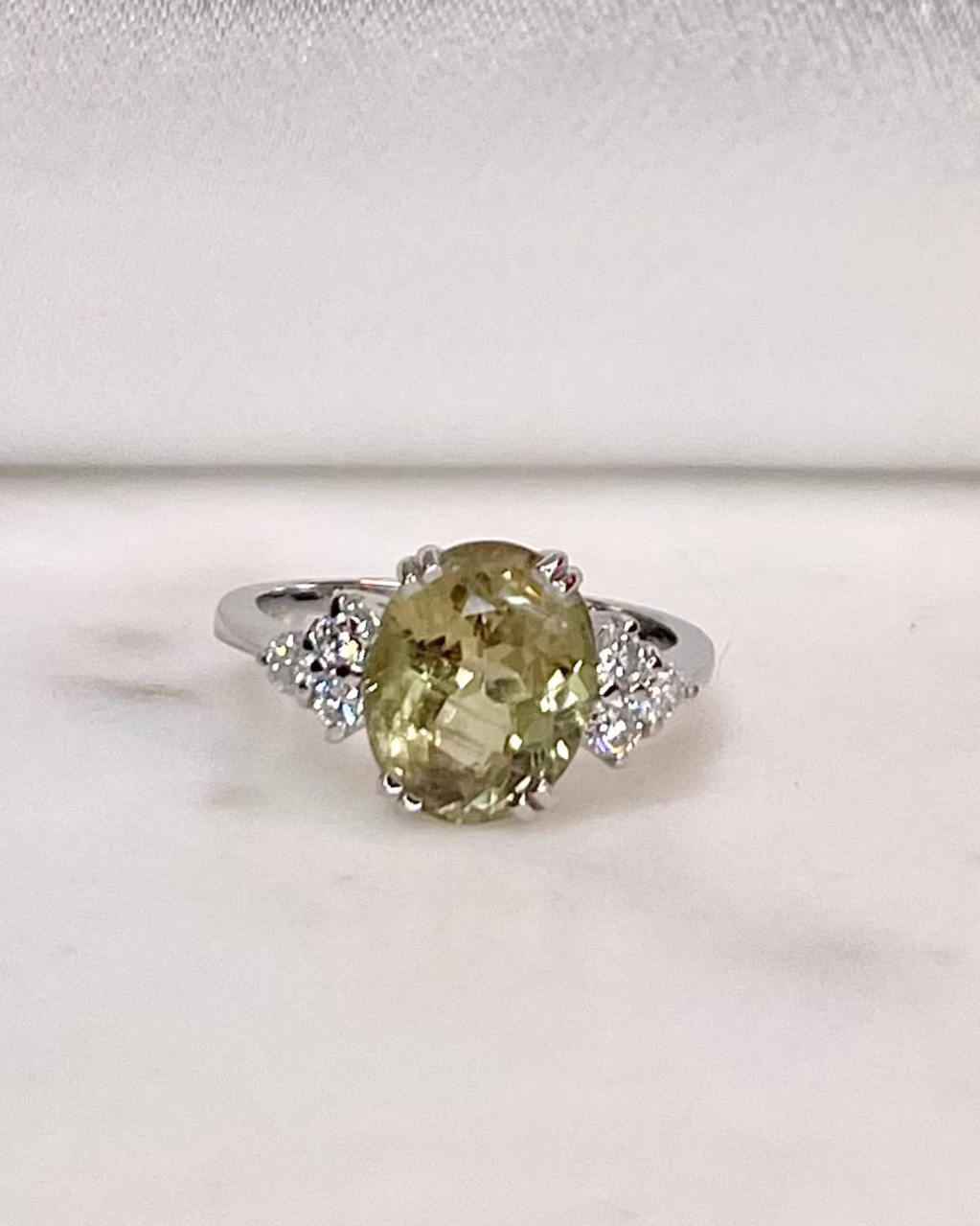 Bague Trilogie Zultanite 3.70 carats & Diamants "Senna"