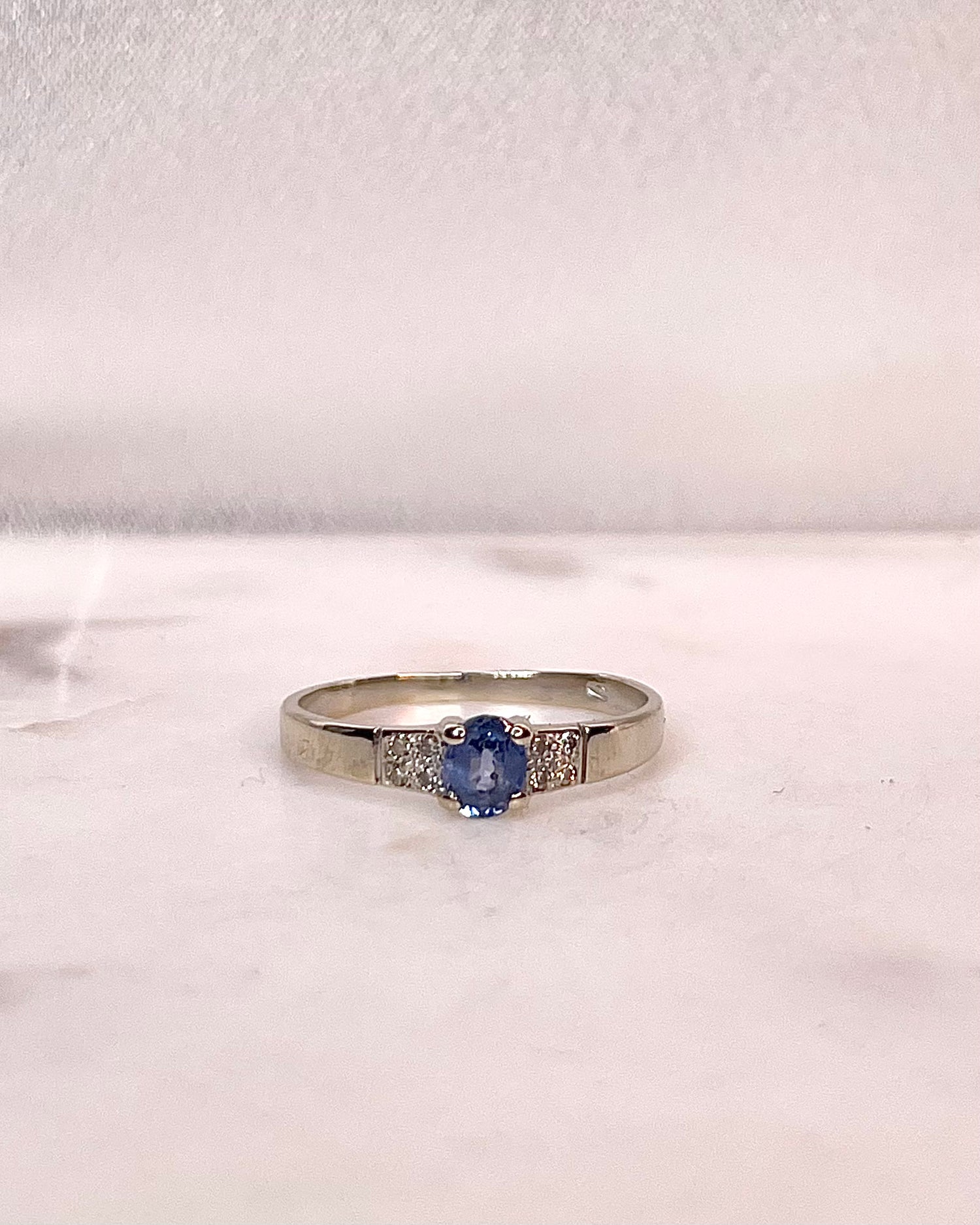 Bague Jonc Saphir 0.40 carat & Diamants "Azilis"
