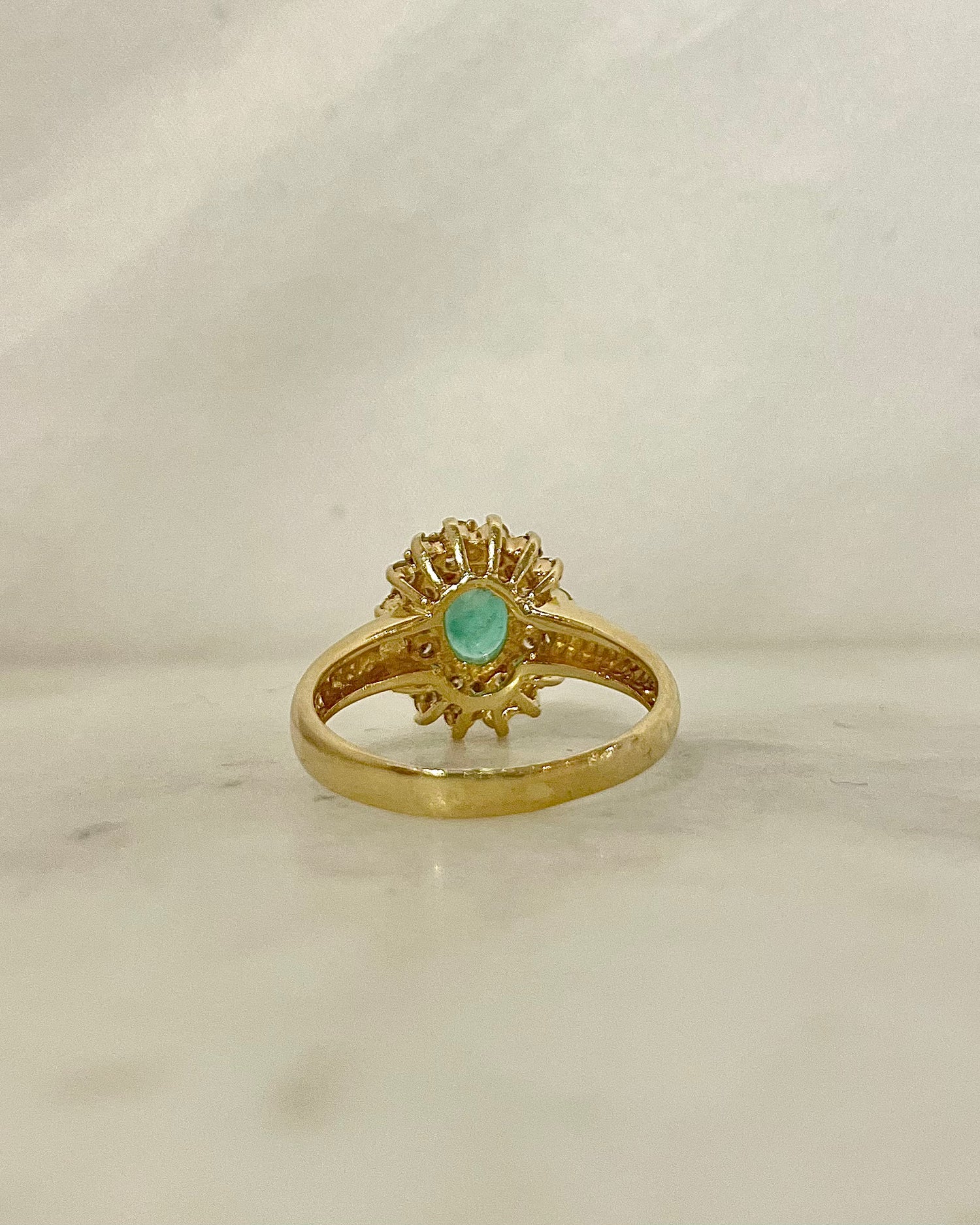 Bague Marguerite Émeraude 0.60 carat & Diamants “Mazarine”
