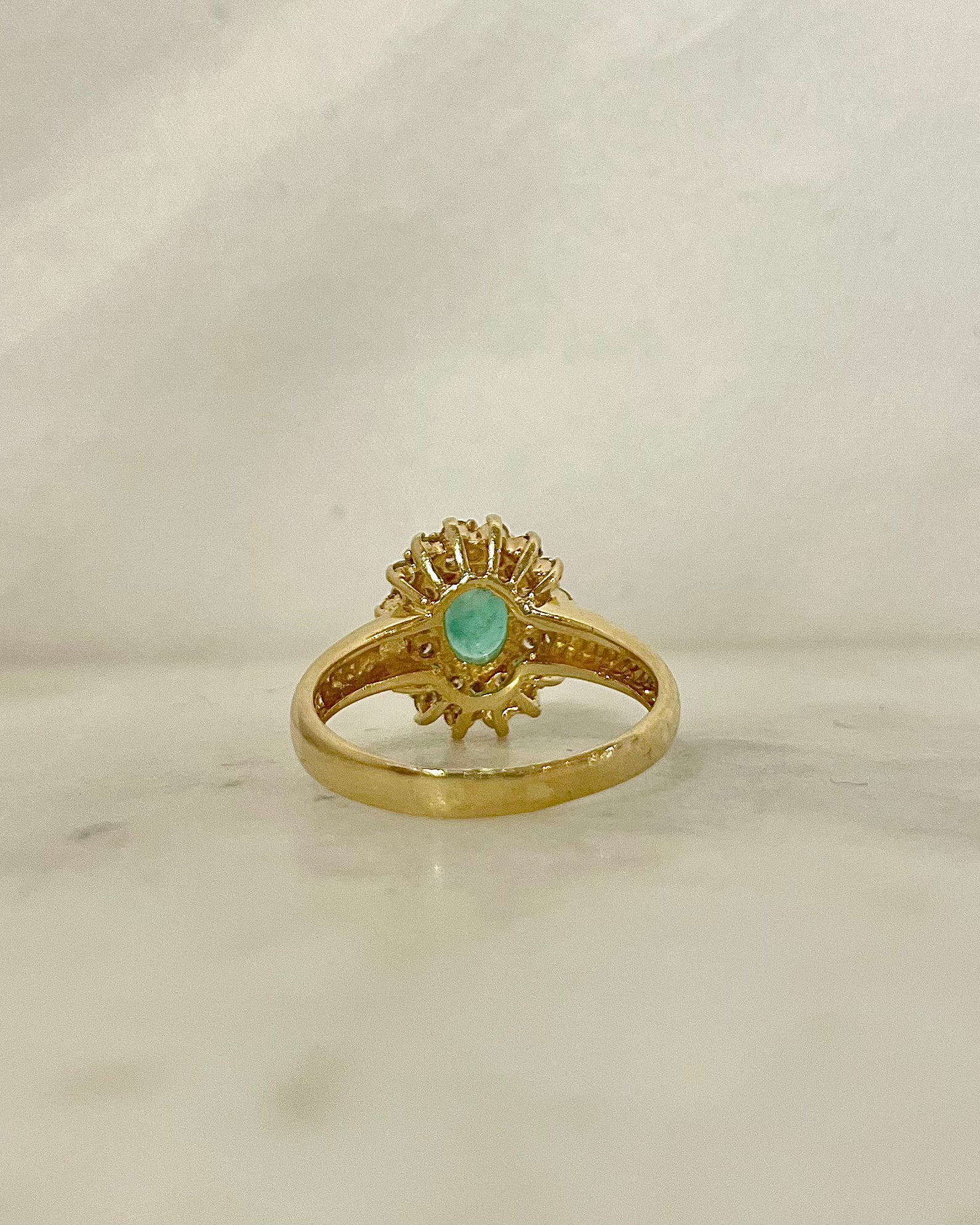 Bague Marguerite Émeraude 0.60 carat & Diamants “Mazarine”
