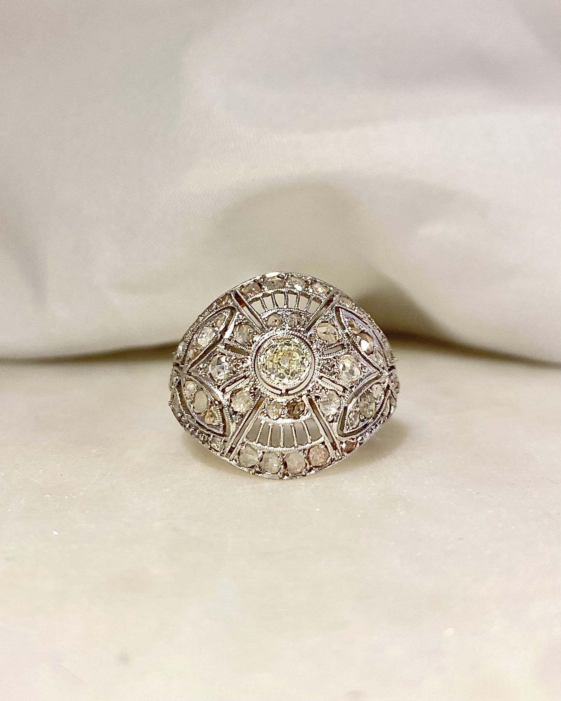Bague style Art-Déco Diamants 0.93 carat "Zeya"