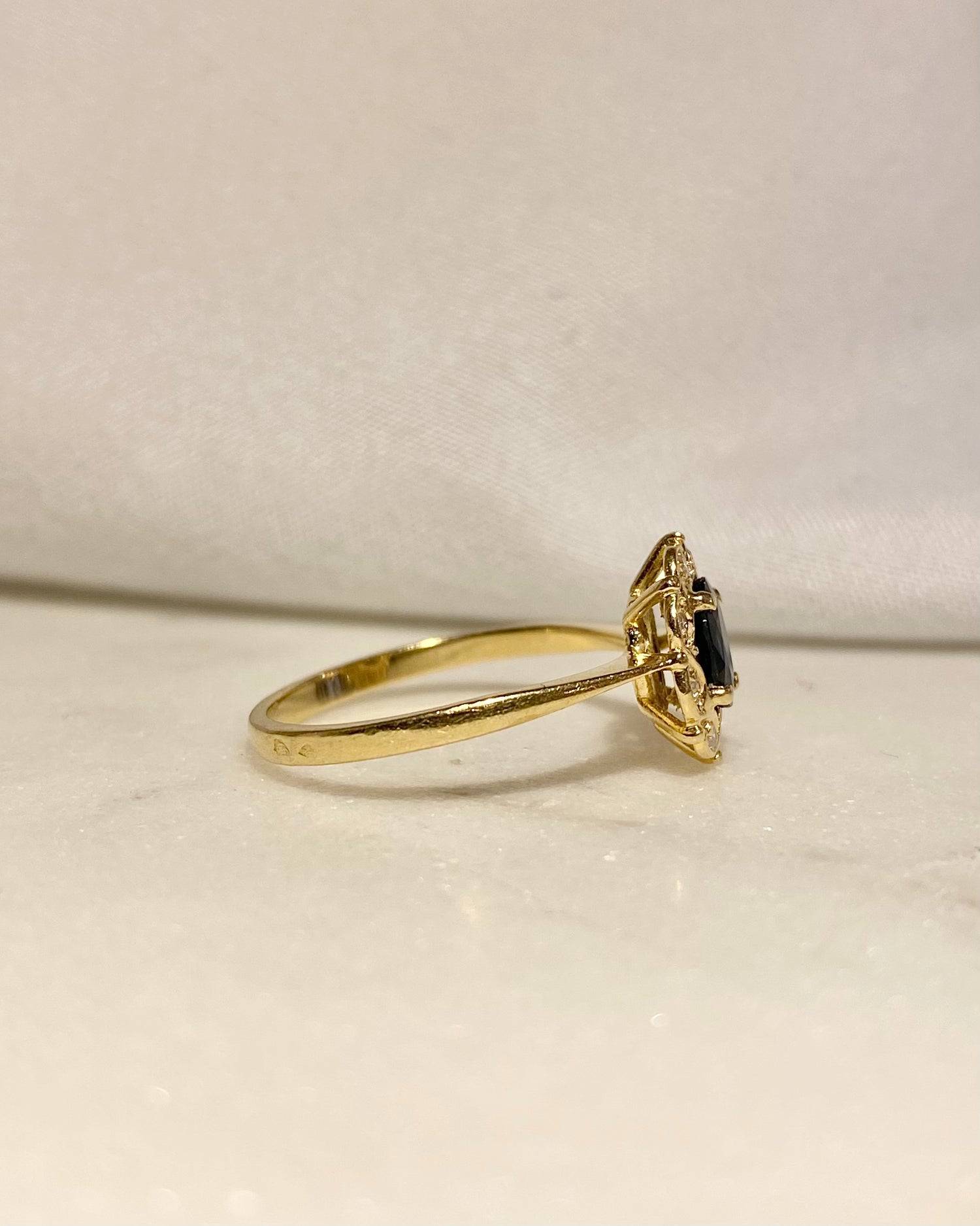Bague Marguerite Saphir 0.50 carat & Diamants “Florie”
