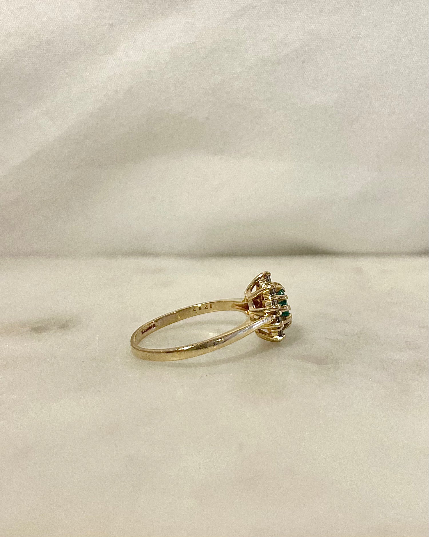 Bague Marguerite Emeraude 0.44 carat & Diamants "Aliénor"