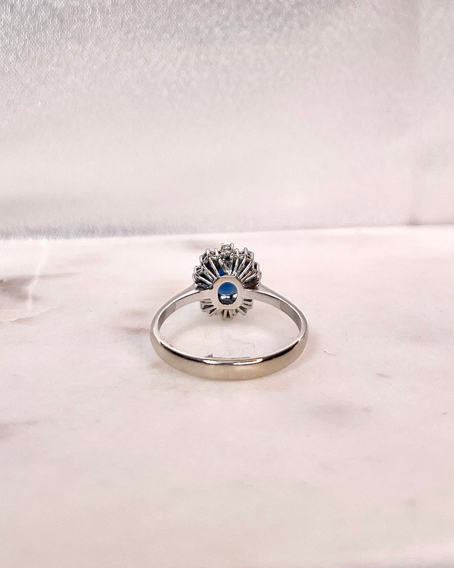 Bague Marguerite Saphir 0.70 carat & Diamants "Faustine"