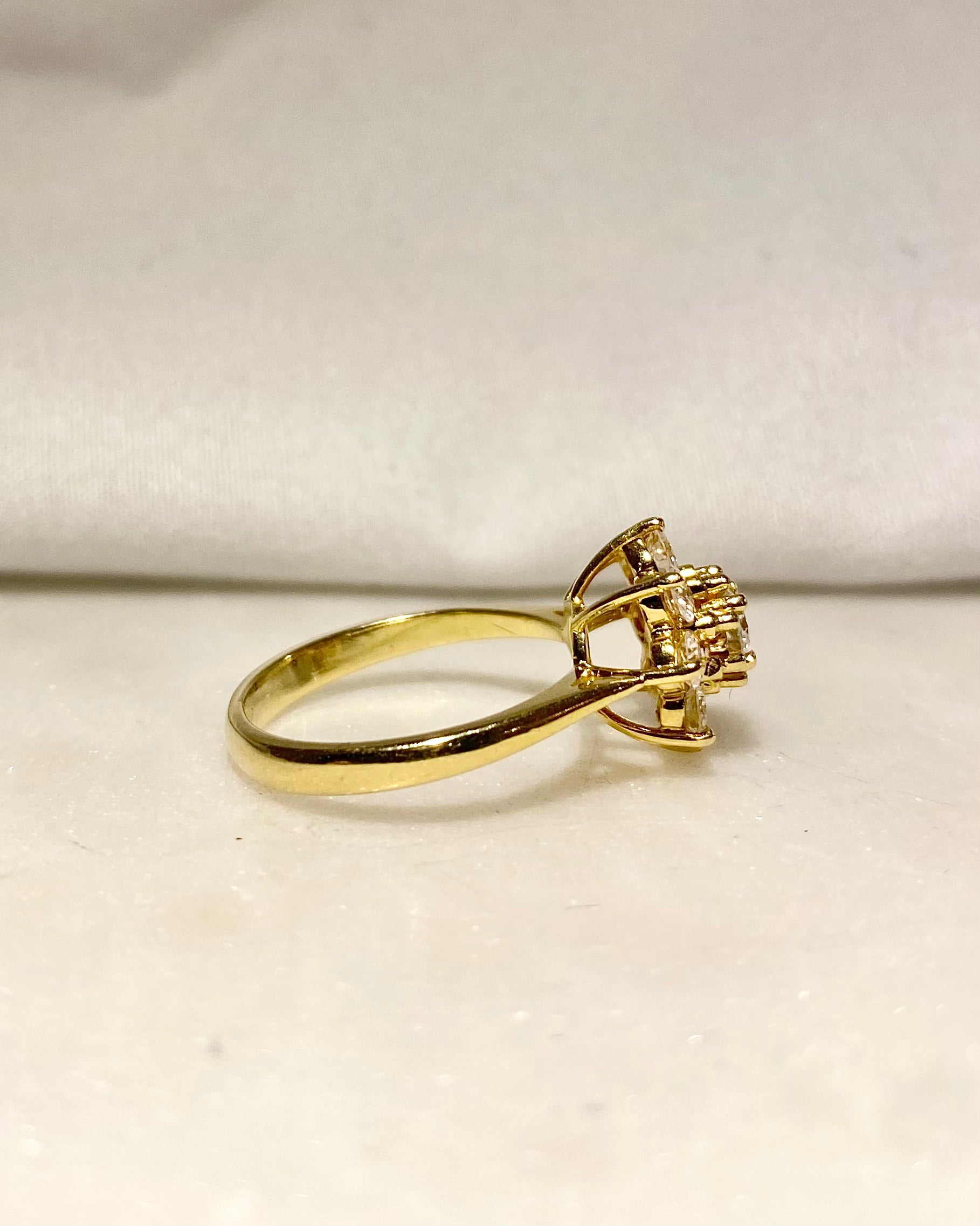 Bague Marguerite Diamants 0.71 carat “Linda”