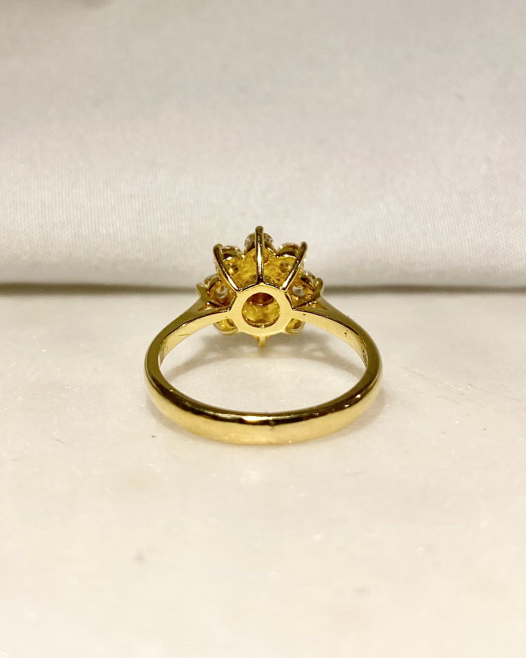 Bague Marguerite Diamants 0.71 carat “Linda”