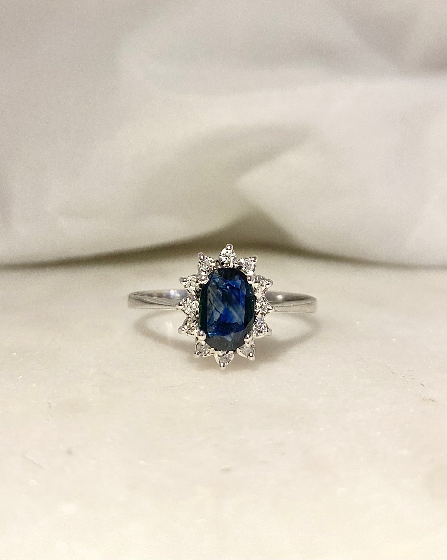 Bague Marguerite Saphir 0.80 carat & Diamants "Estrella"