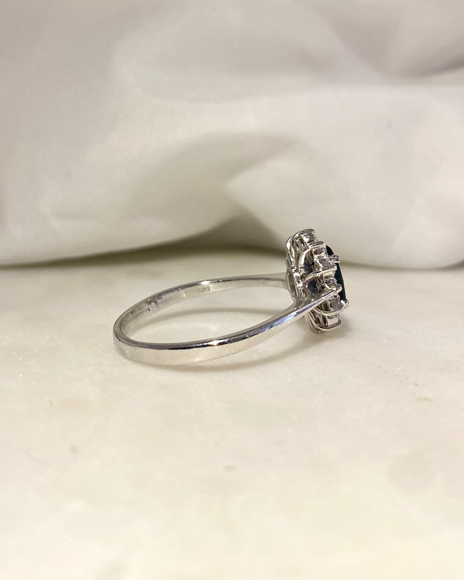 Bague Marguerite Saphir 0.80 carat & Diamants "Estrella"