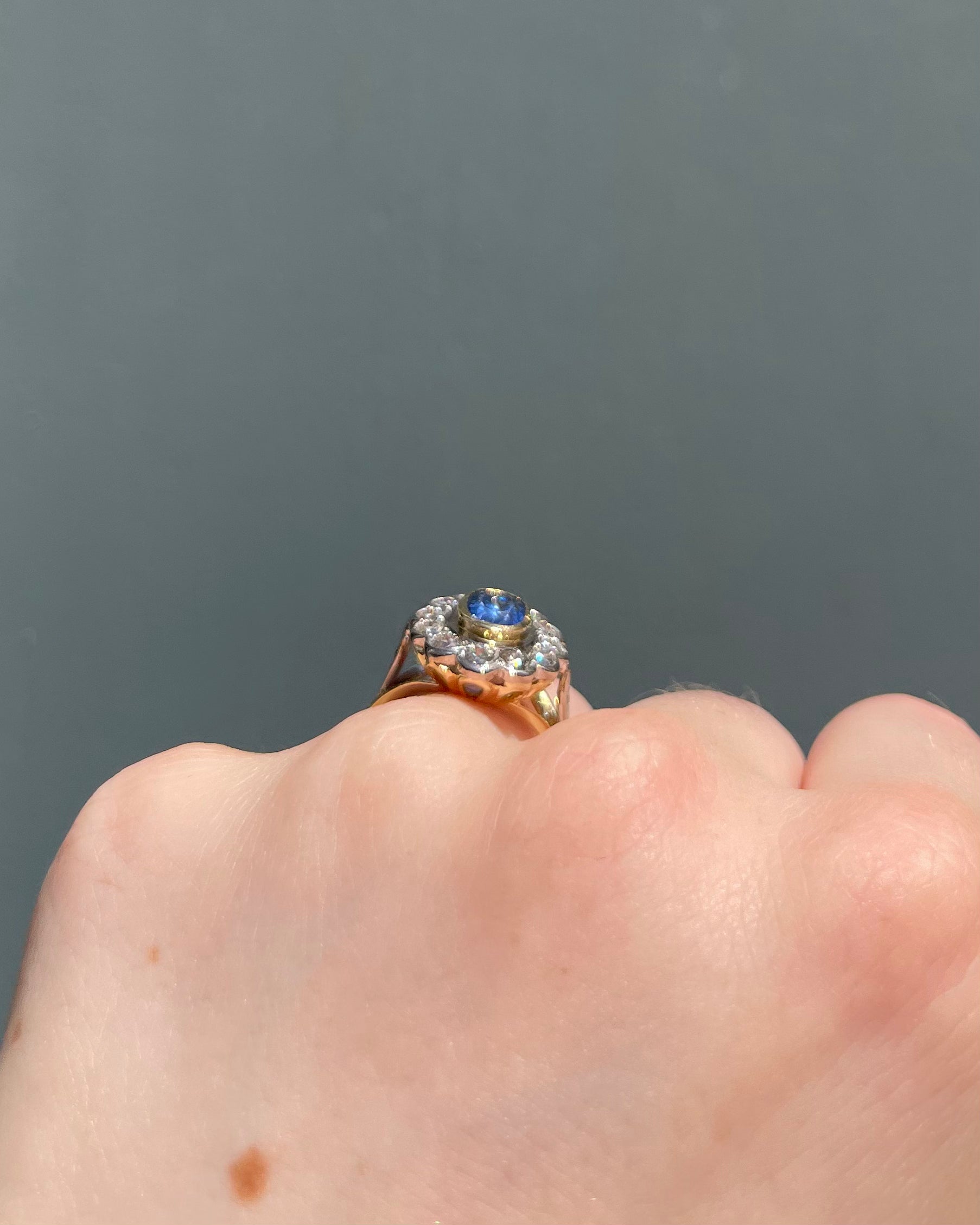 Bague Marguerite Saphir 1.40 carat & Diamants "Coline"
