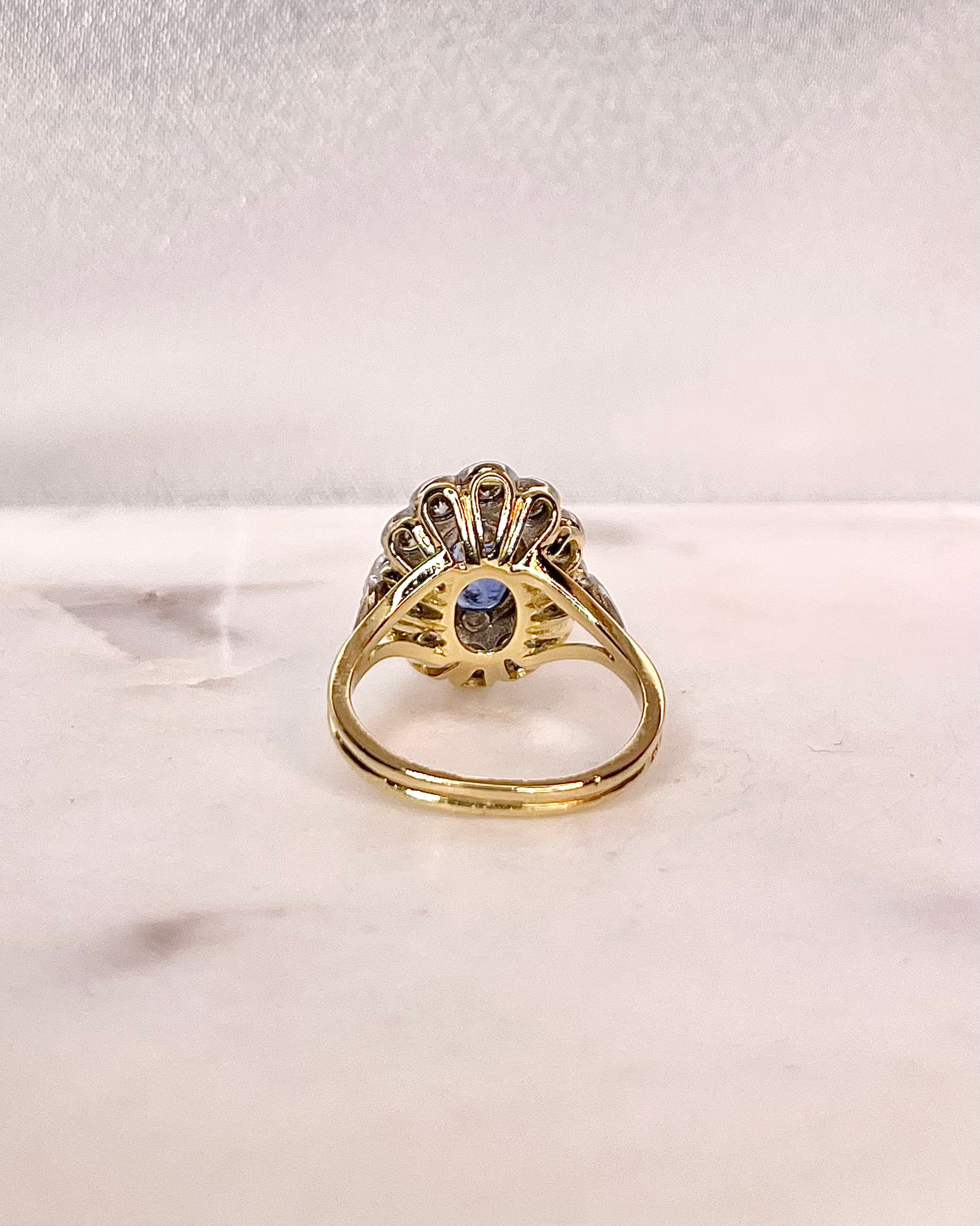 Bague Marguerite Saphir 1.40 carat & Diamants "Coline"