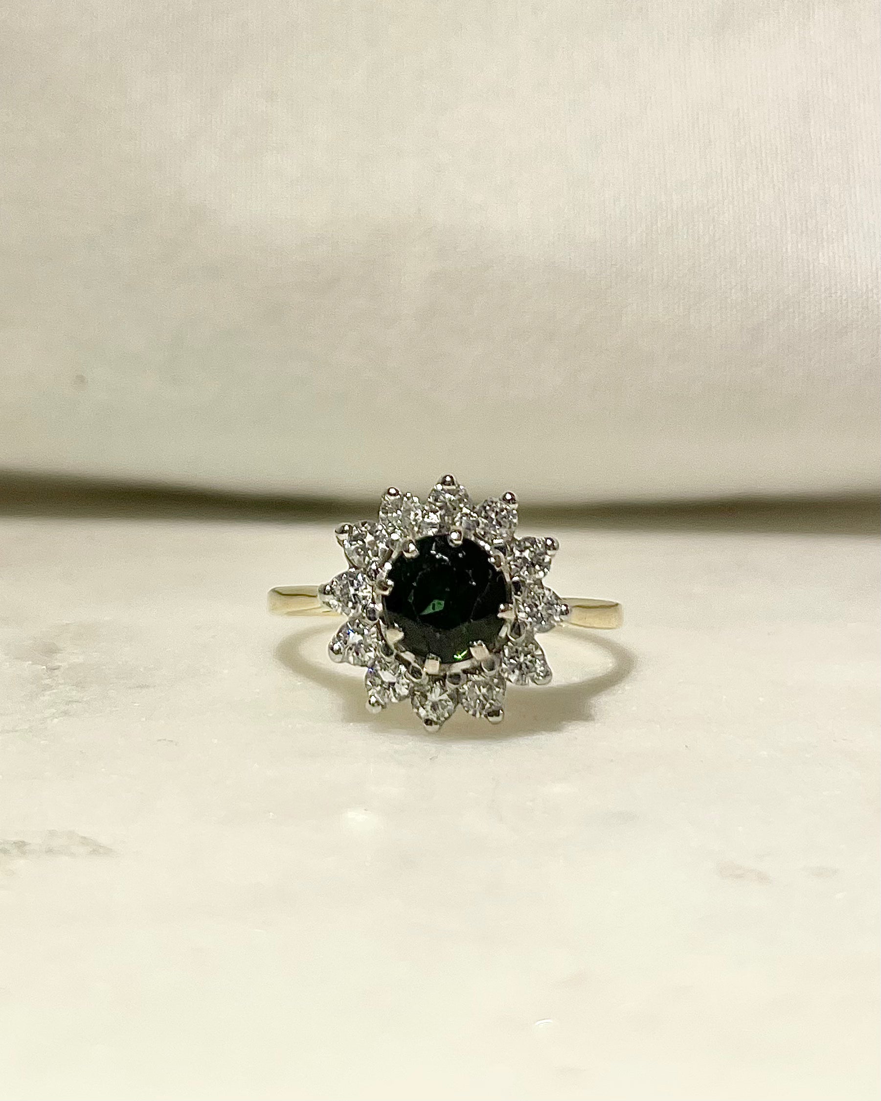 Marguerite Ring Green Tourmaline 1 carat & Diamonds "Késia"