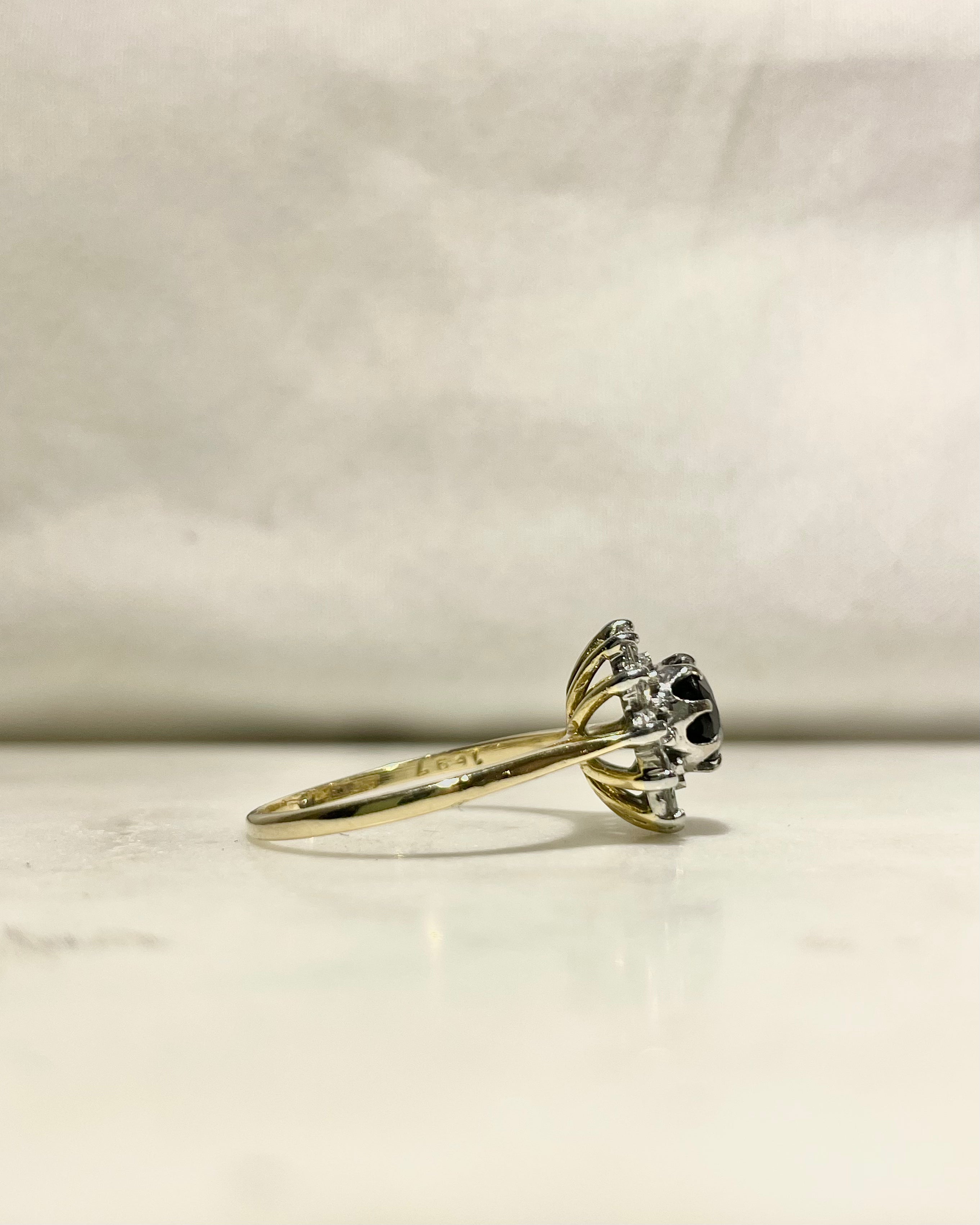 Marguerite Ring Green Tourmaline 1 carat & Diamonds "Késia"