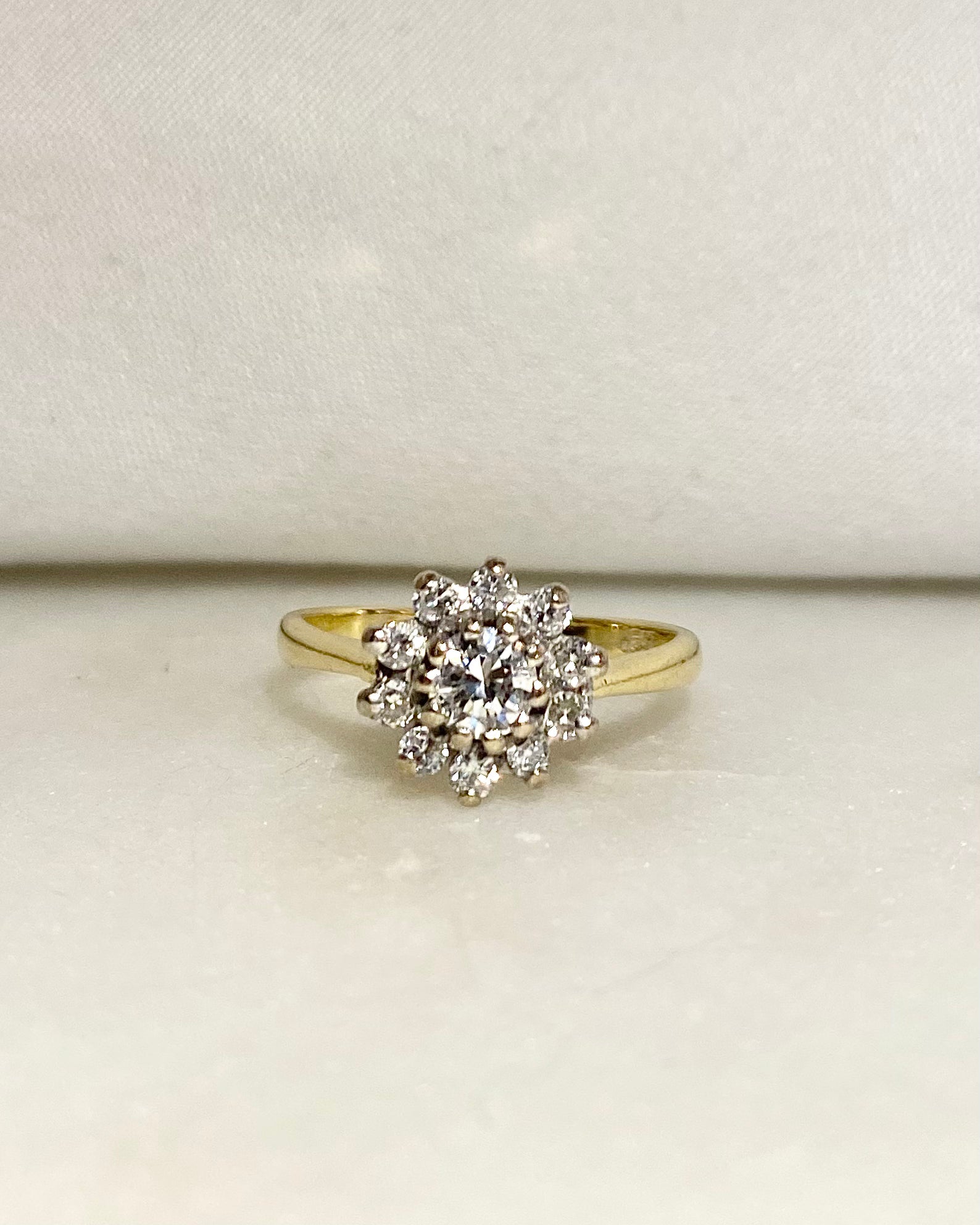 Anillo Margarita Diamantes 0.50 quilates "Ella"