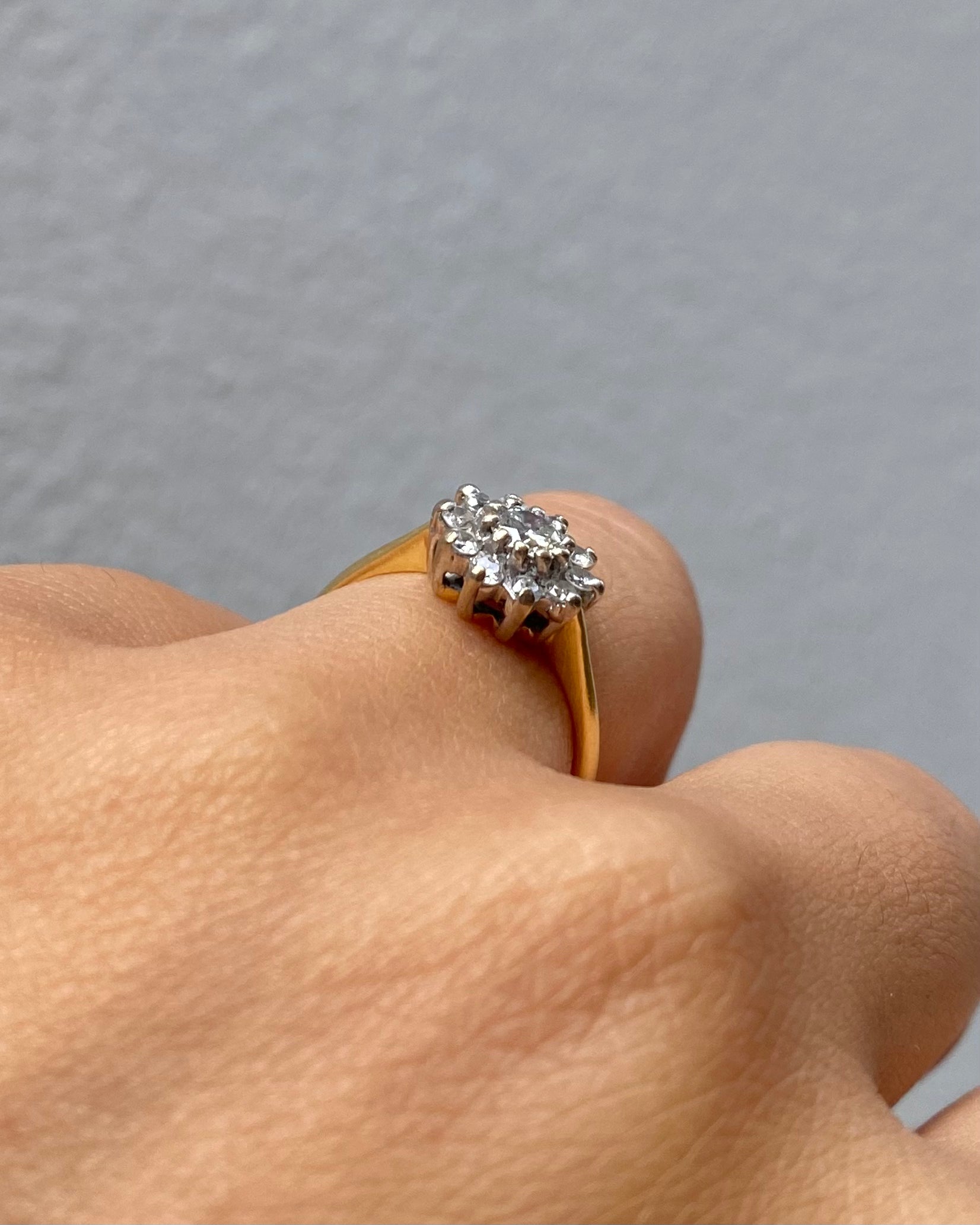 Anillo Margarita Diamantes 0.50 quilates "Ella"