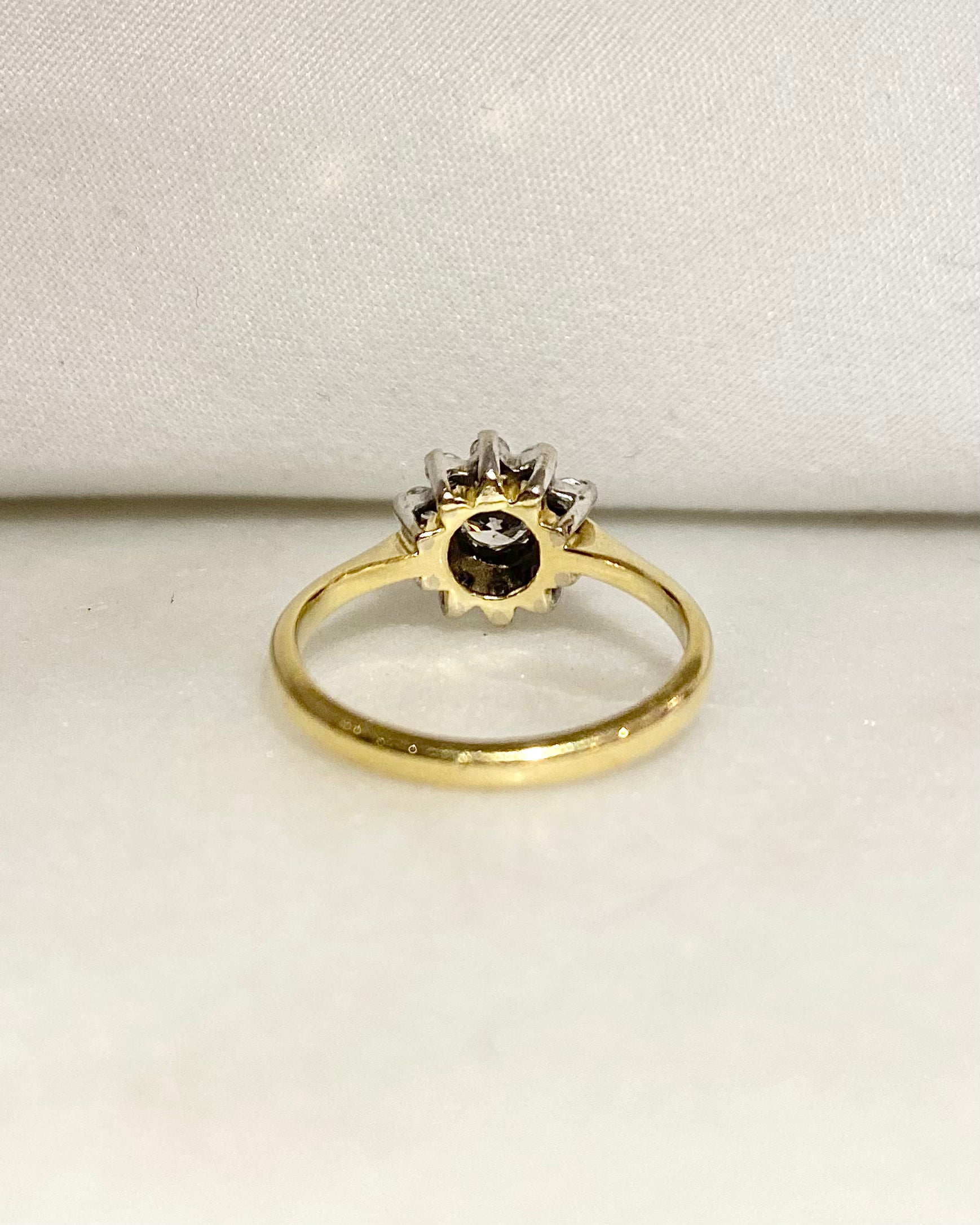 Anillo Margarita Diamantes 0.50 quilates "Ella"