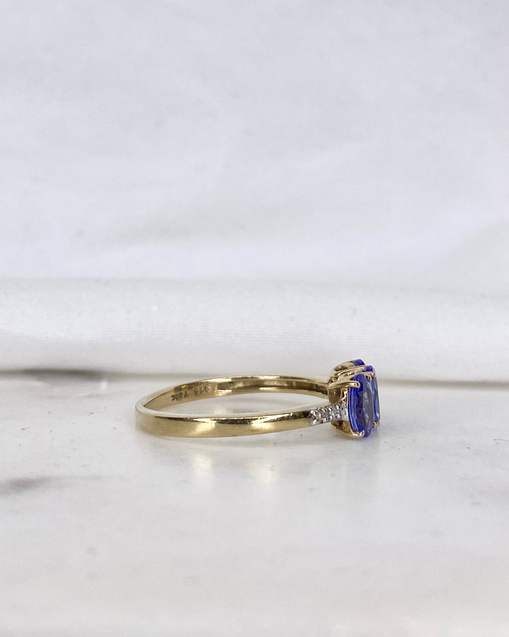 Anillo Trilogía Tanzanitas 1.65 quilates y Diamantes "Agathe"