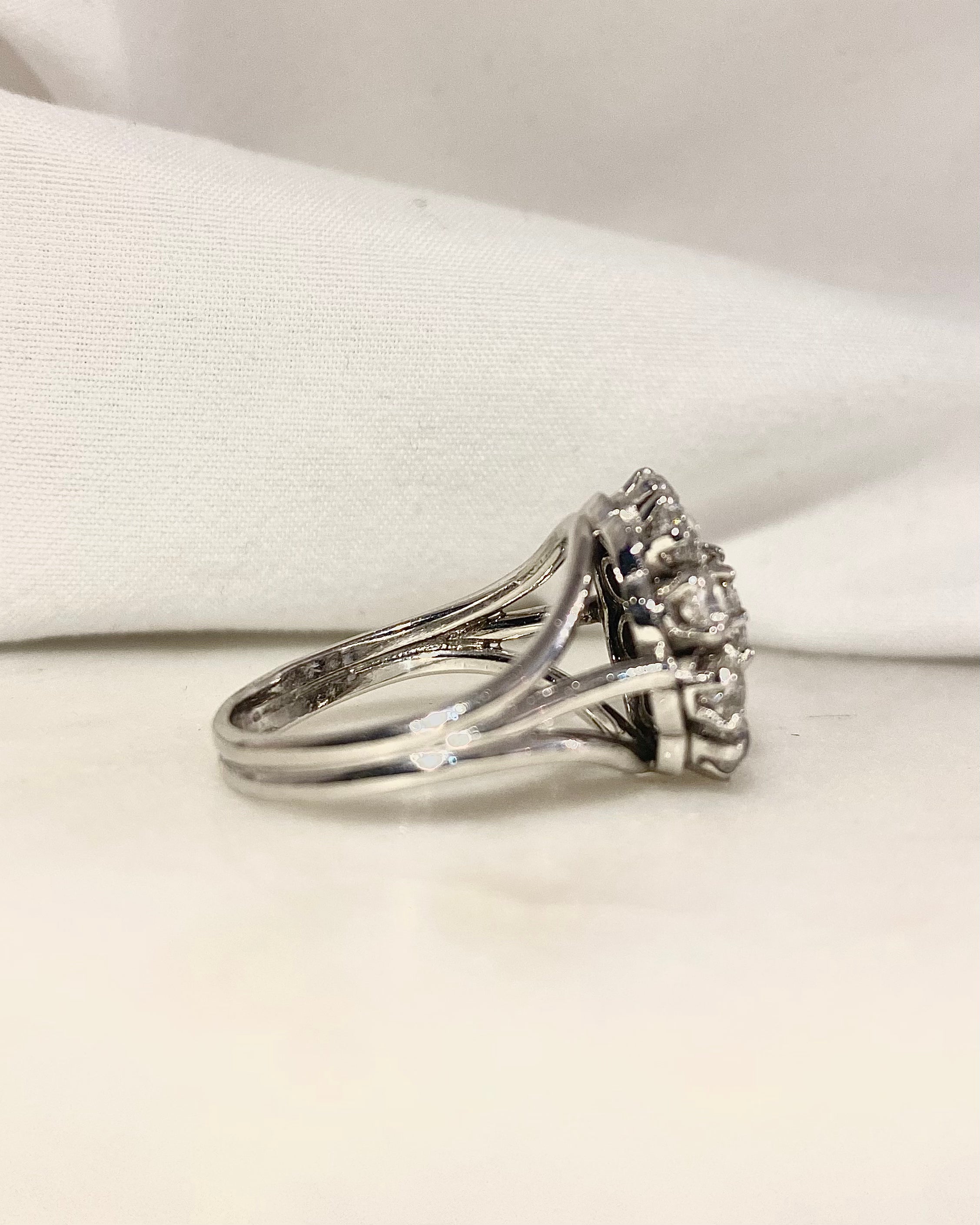 Bague Marguerite Diamants 1.30 carat "Domitille"