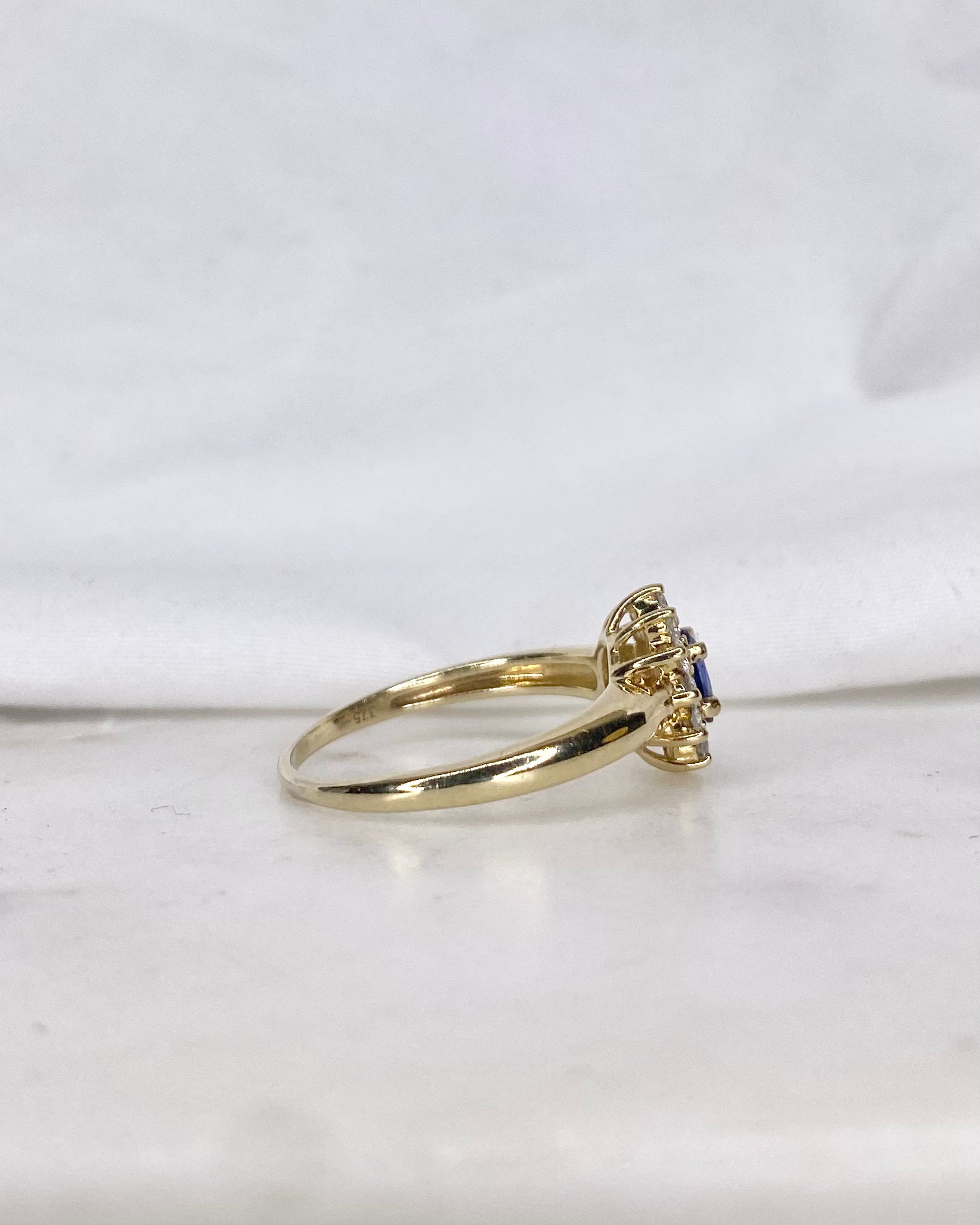 Bague Marguerite Saphir 0.38 carat & Diamants "Adele"