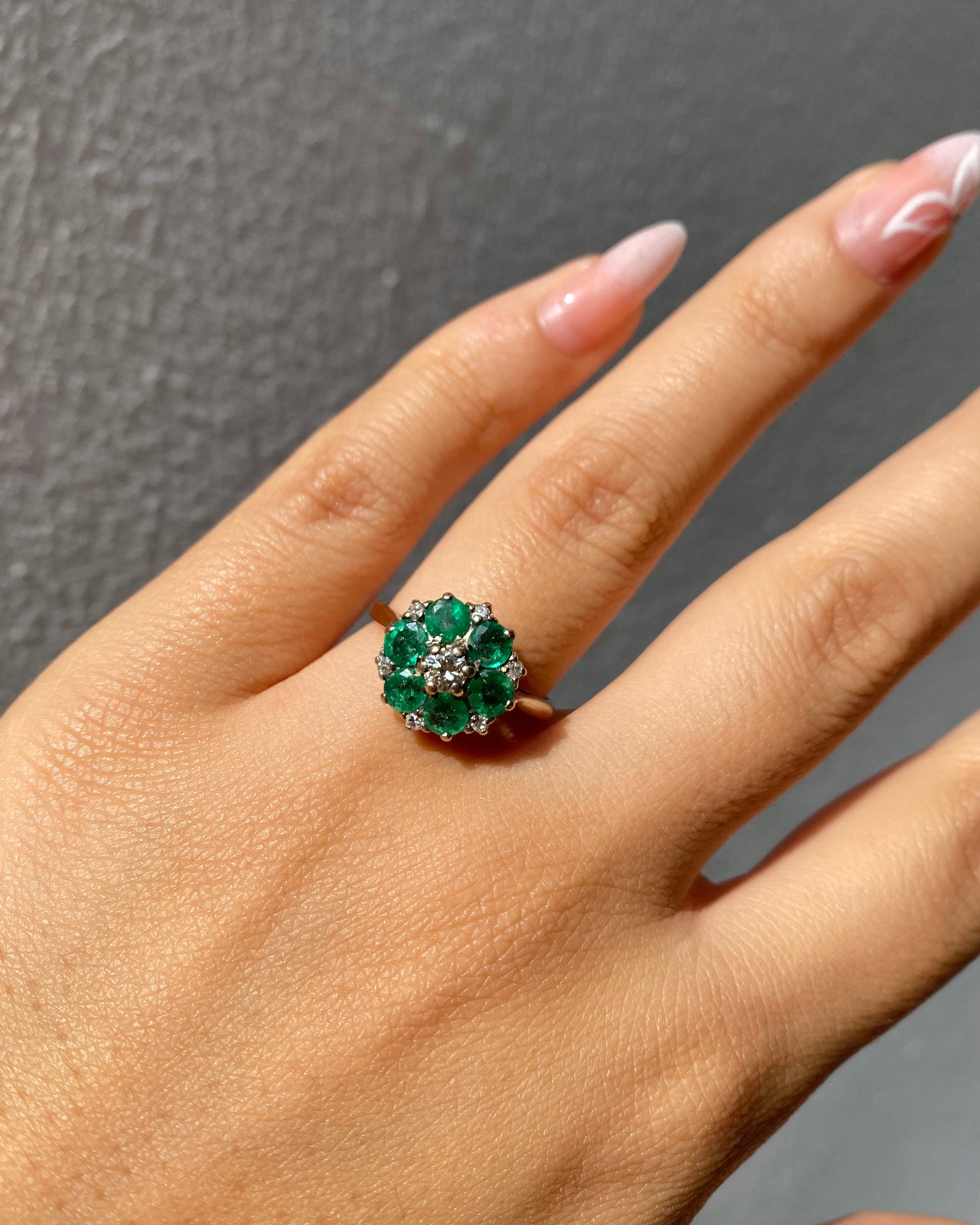 Bague Marguerite Emeraude 1.30 carat & Diamants "Fleur"