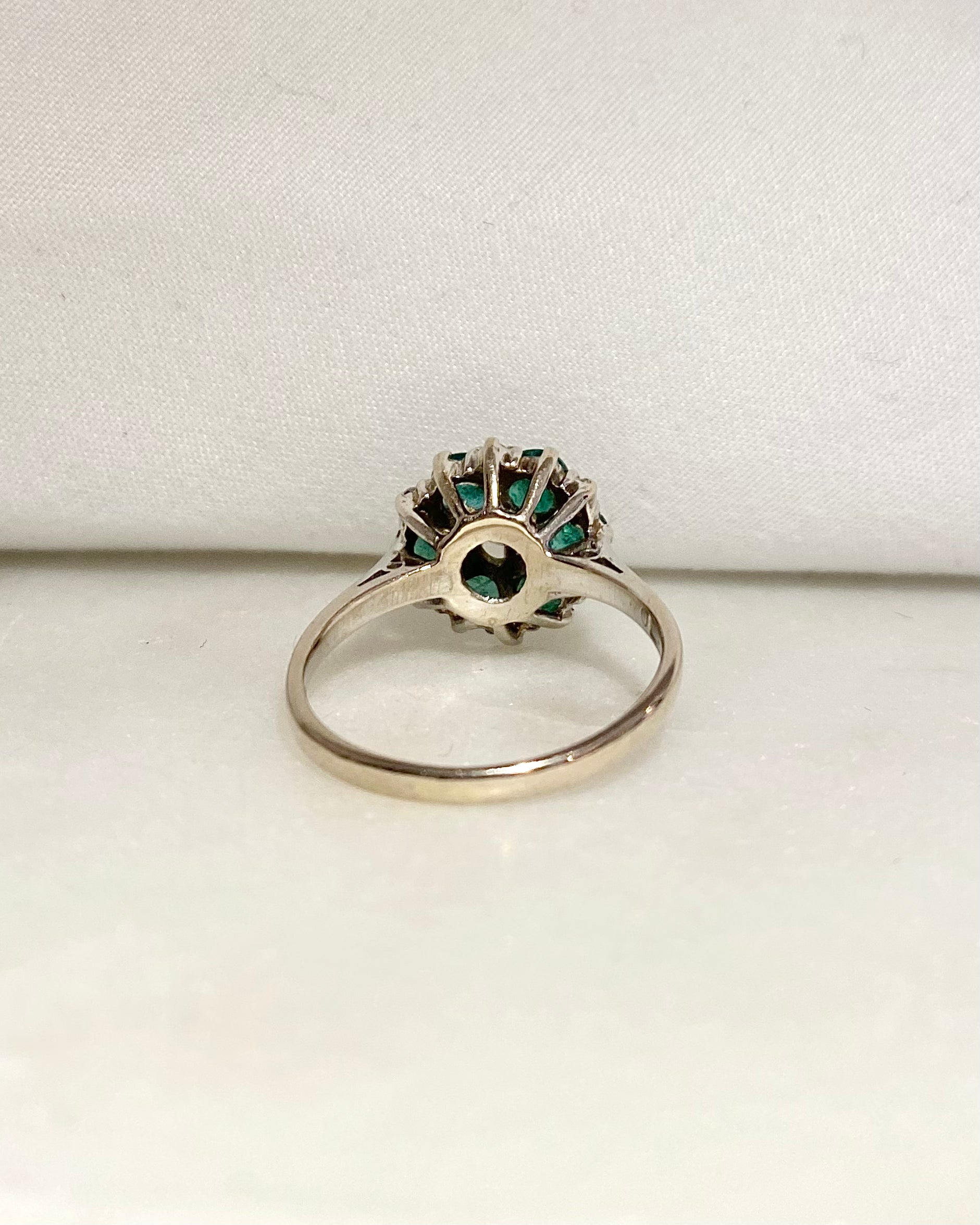 Bague Marguerite Emeraude 1.30 carat & Diamants "Fleur"