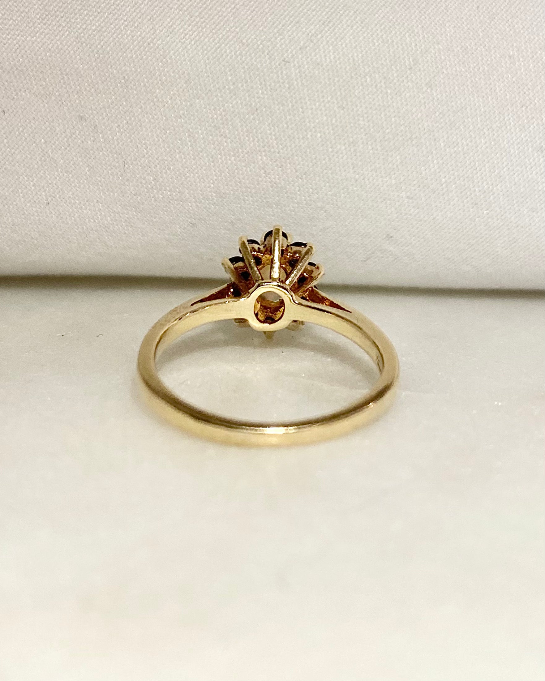 Bague Marguerite Opale 0.45 carat & Saphirs "Alice"
