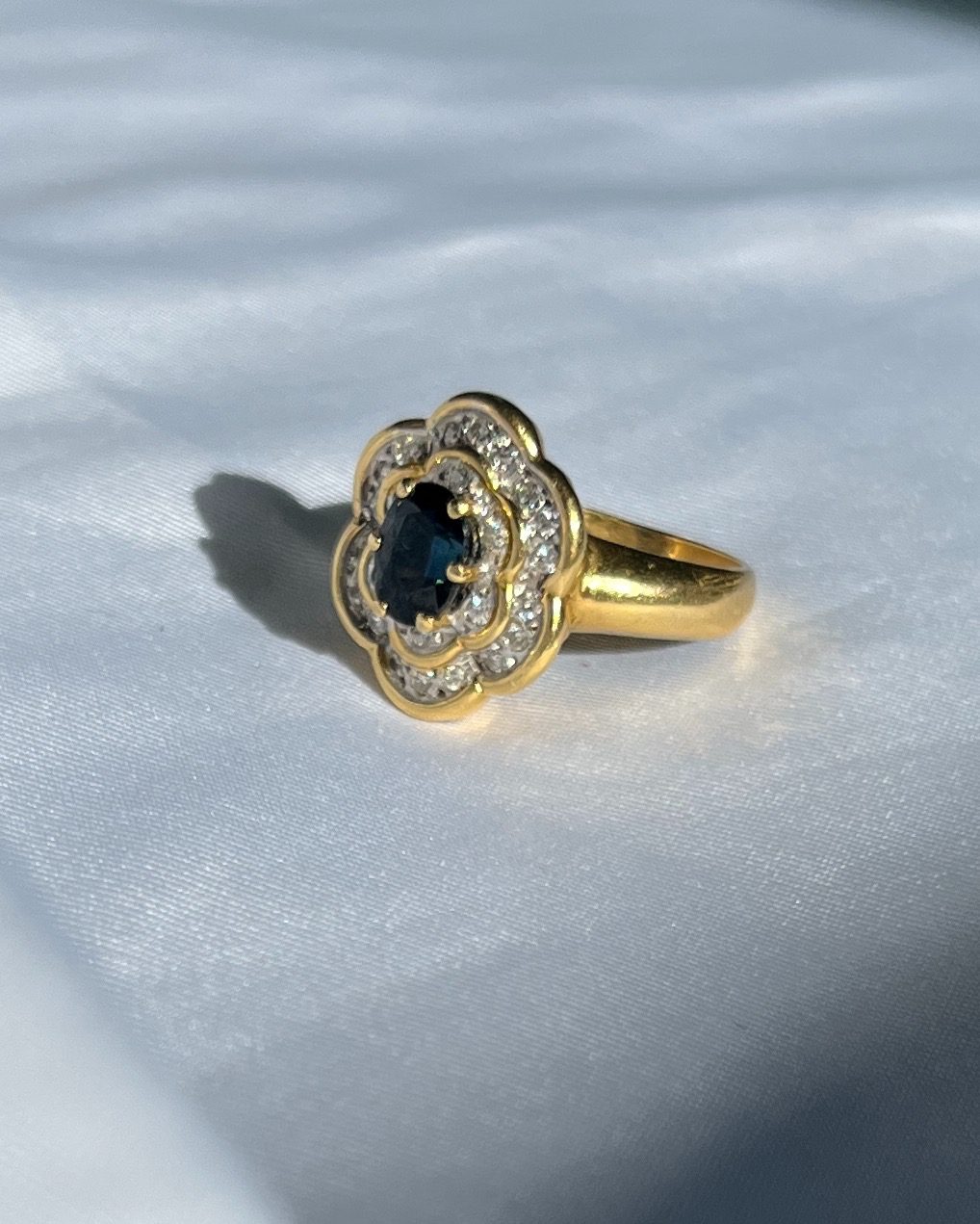 Bague Marguerite diamants & saphir "Céline"