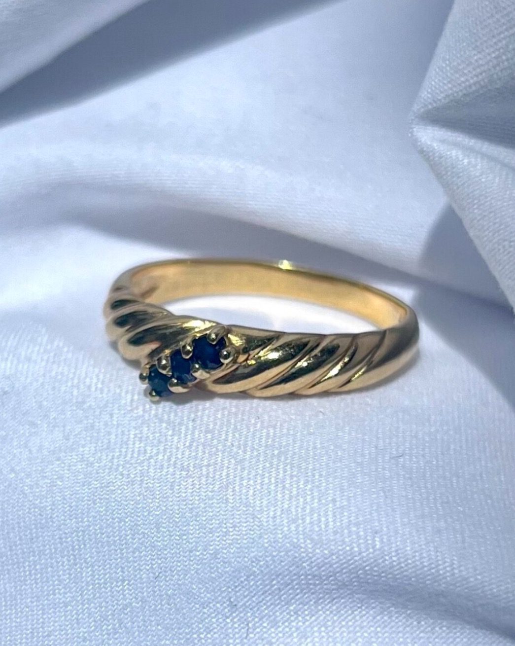 Bague Jonc Saphirs "Eline" - Elliade Paris