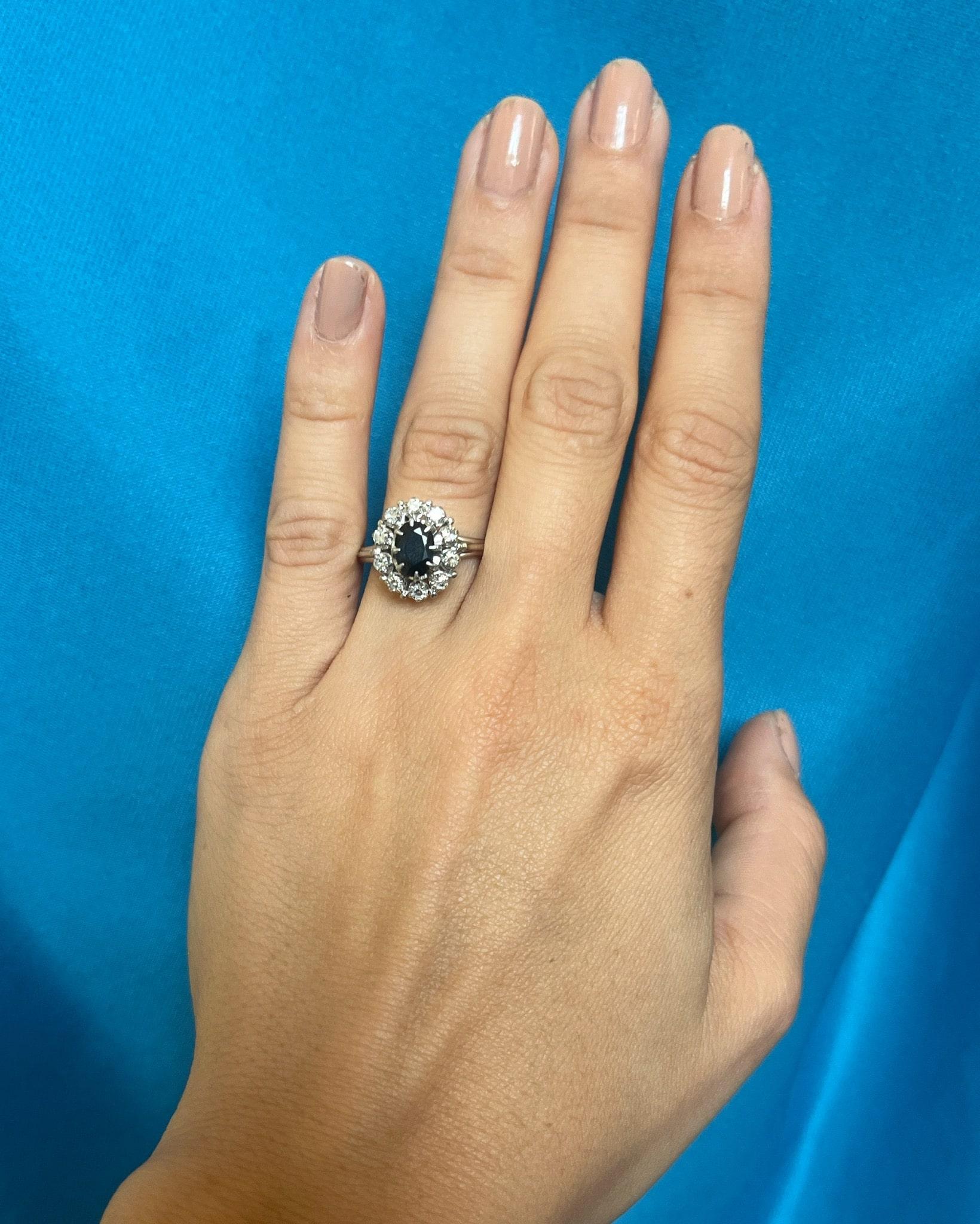 Anillo "Leilia" con margaritas de zafiro y diamantes
